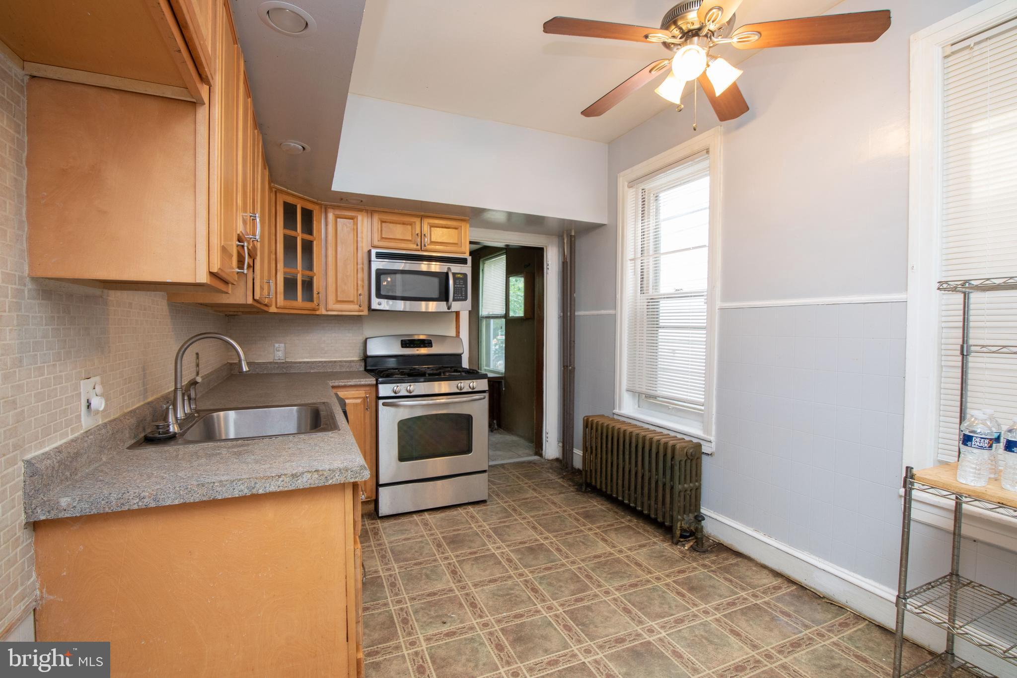 ELMWOOD PARK - Residential