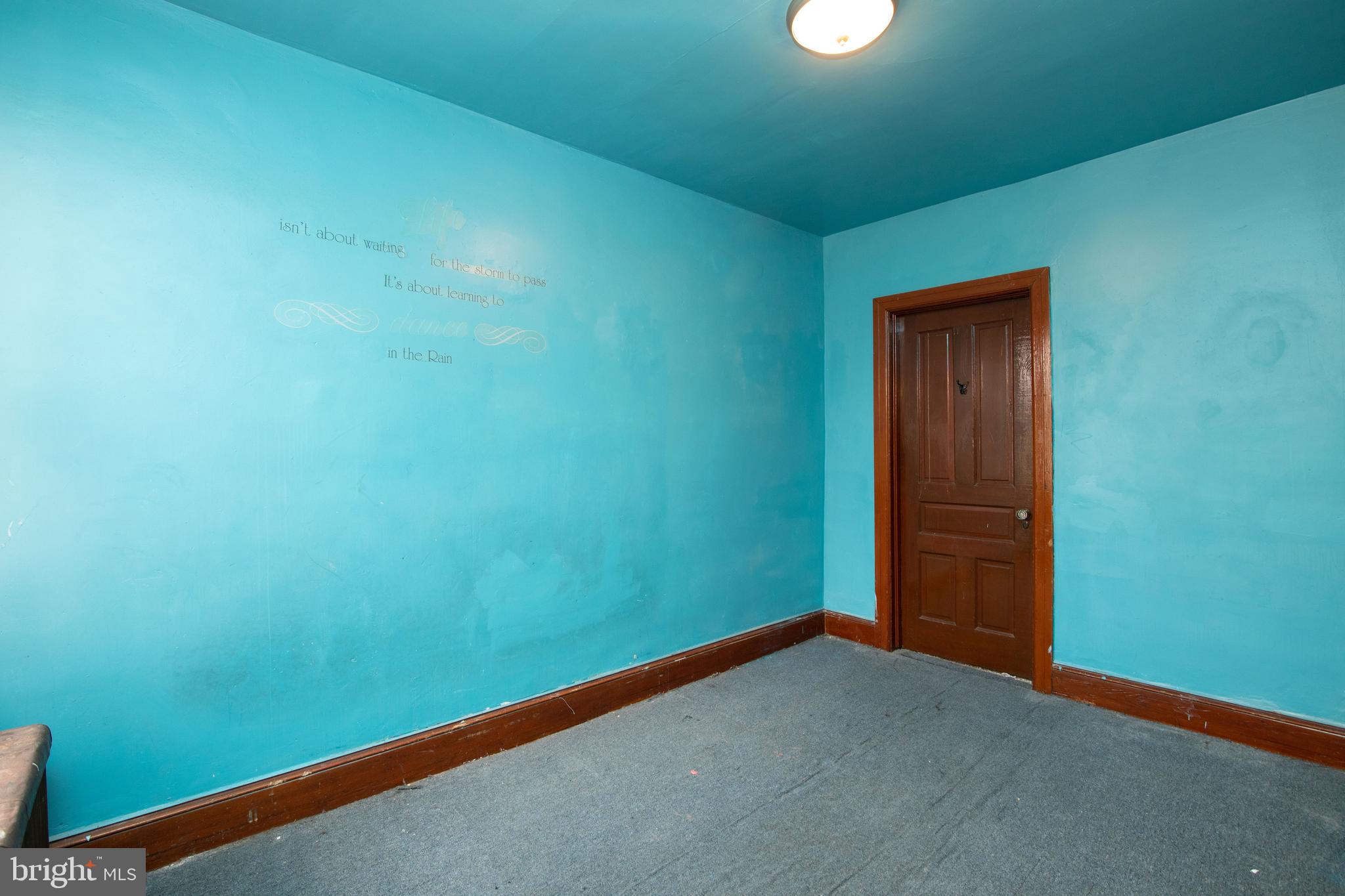 ELMWOOD PARK - Residential