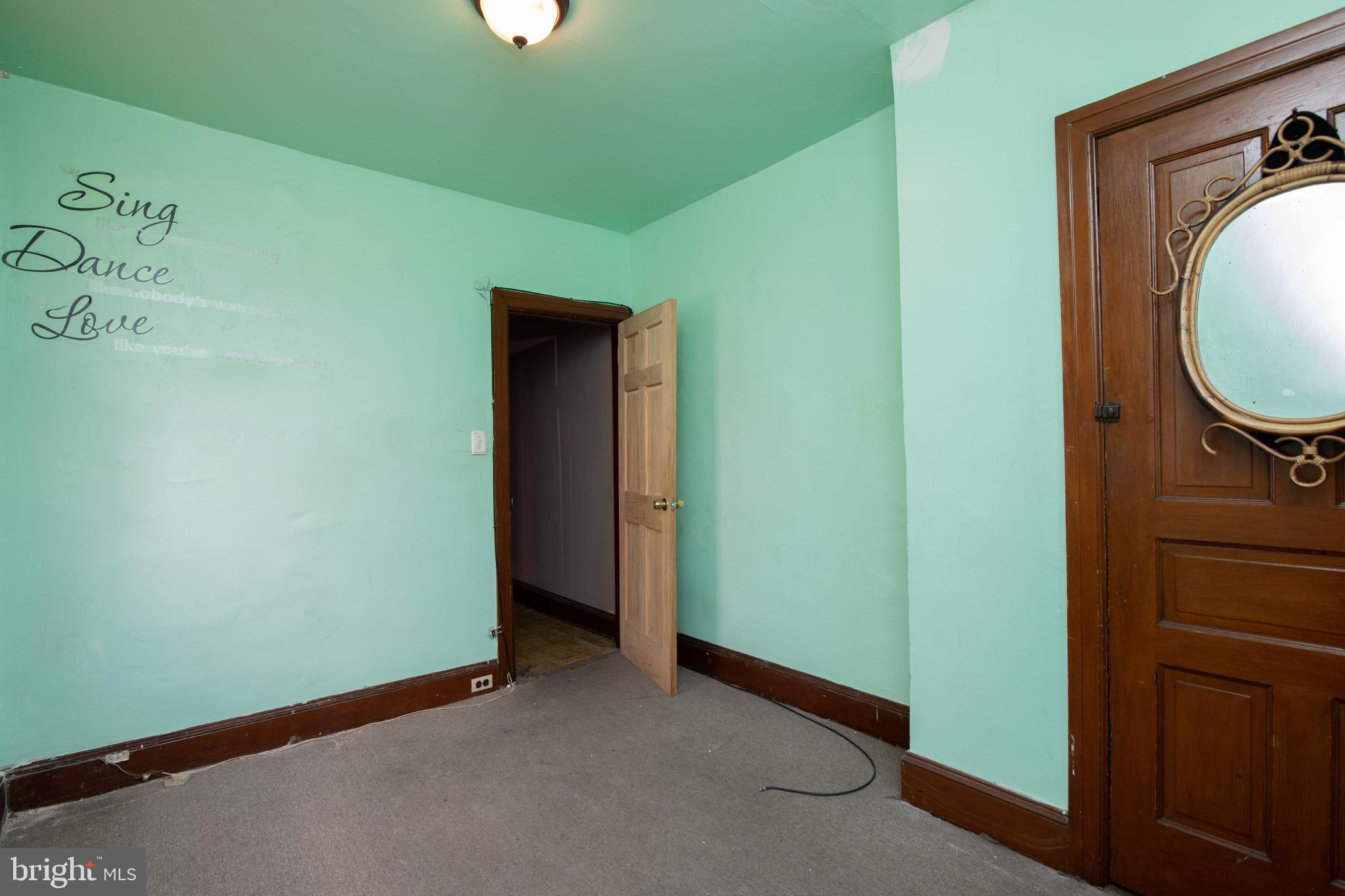 ELMWOOD PARK - Residential