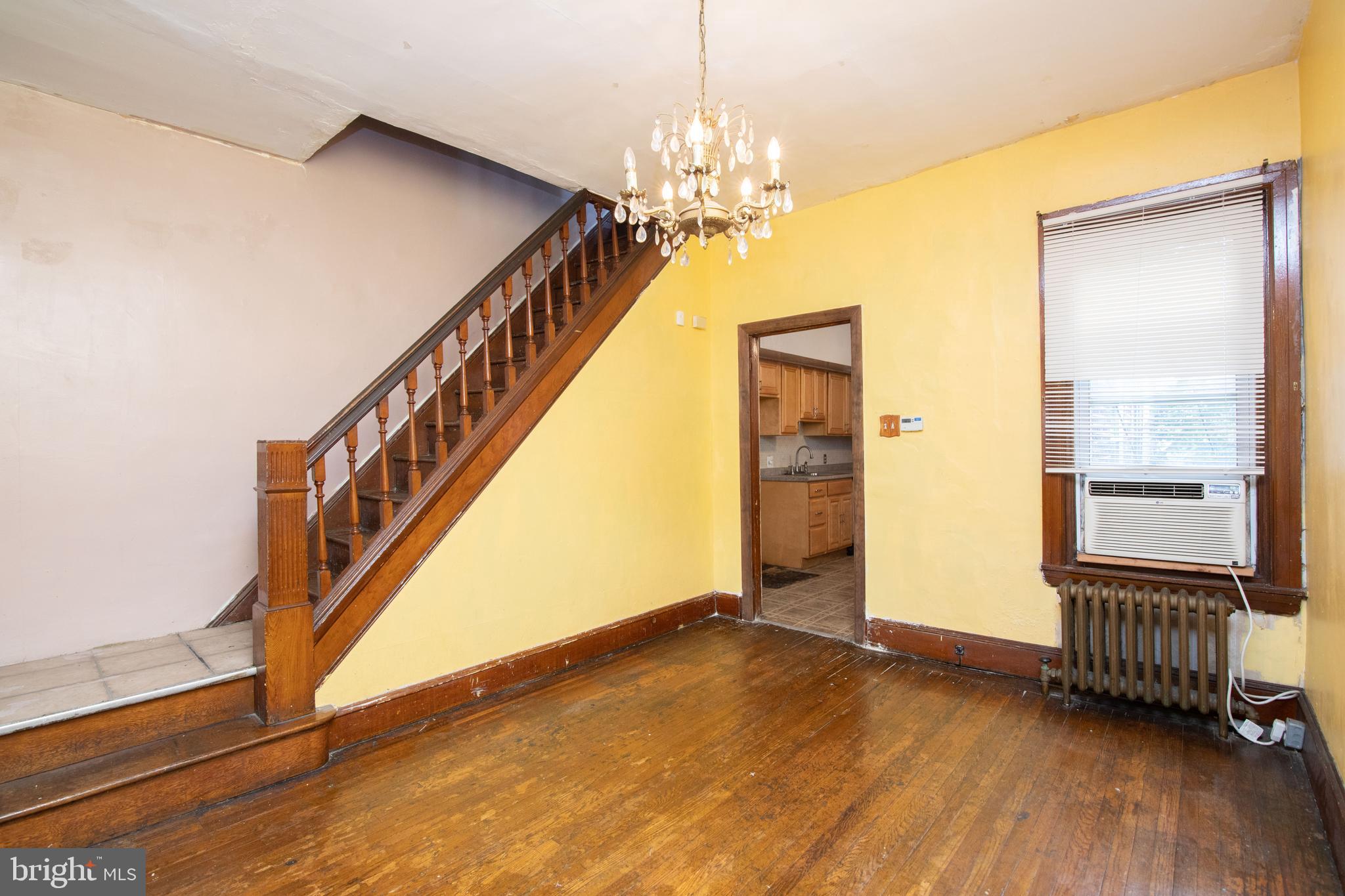 ELMWOOD PARK - Residential