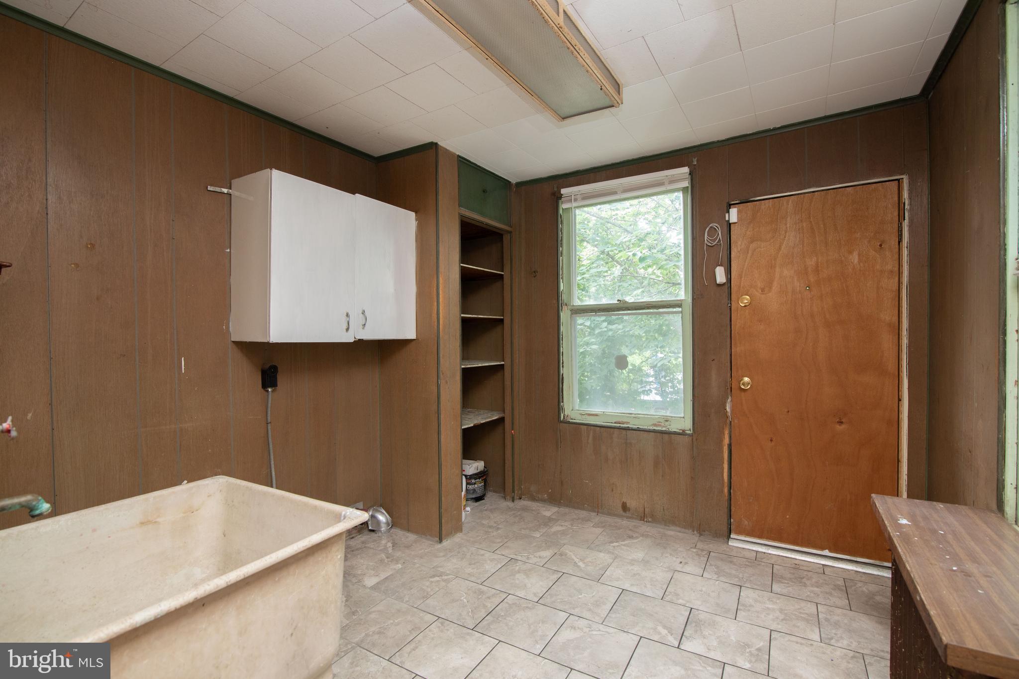 ELMWOOD PARK - Residential