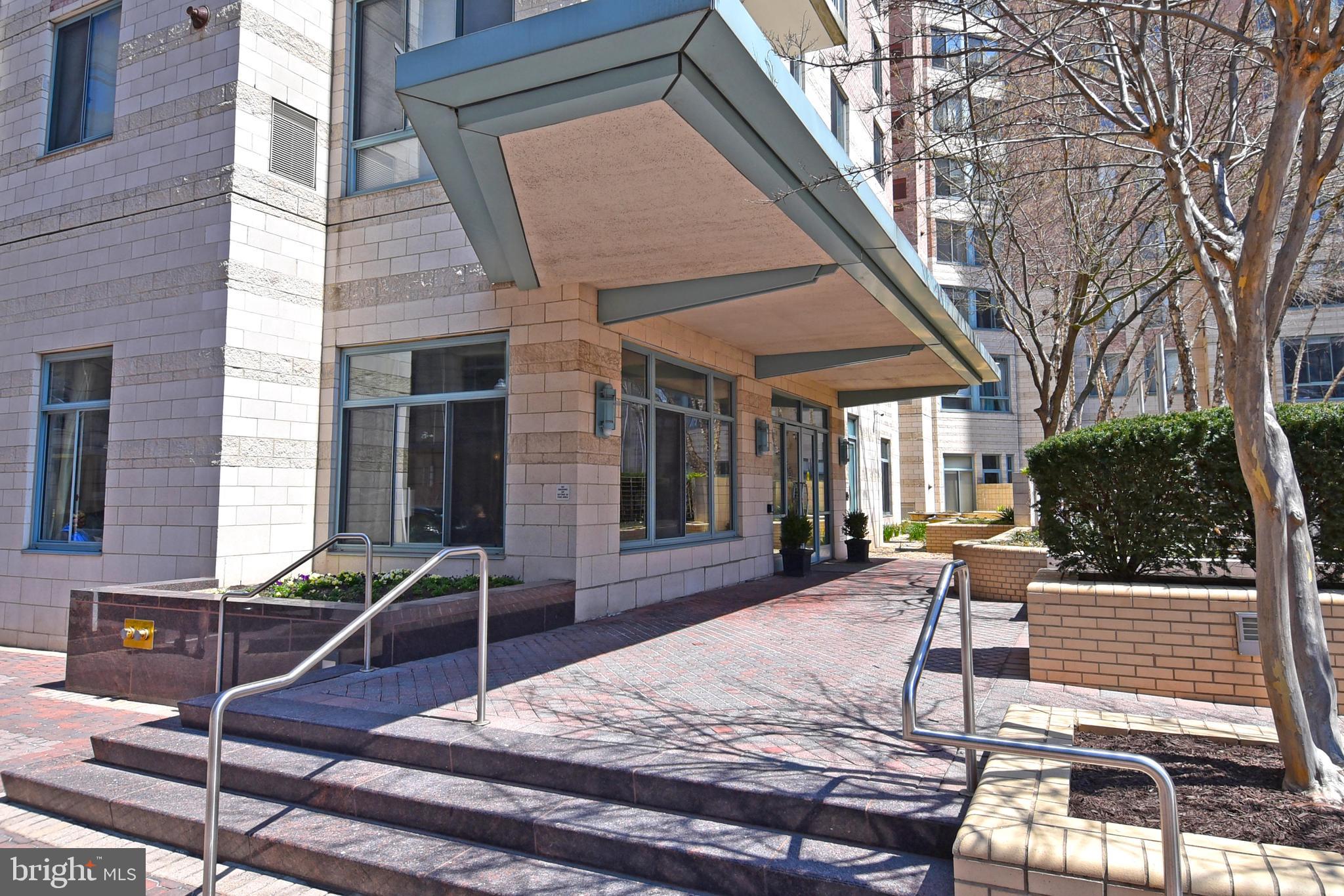 BALLSTON COMMONS - Residential Lease