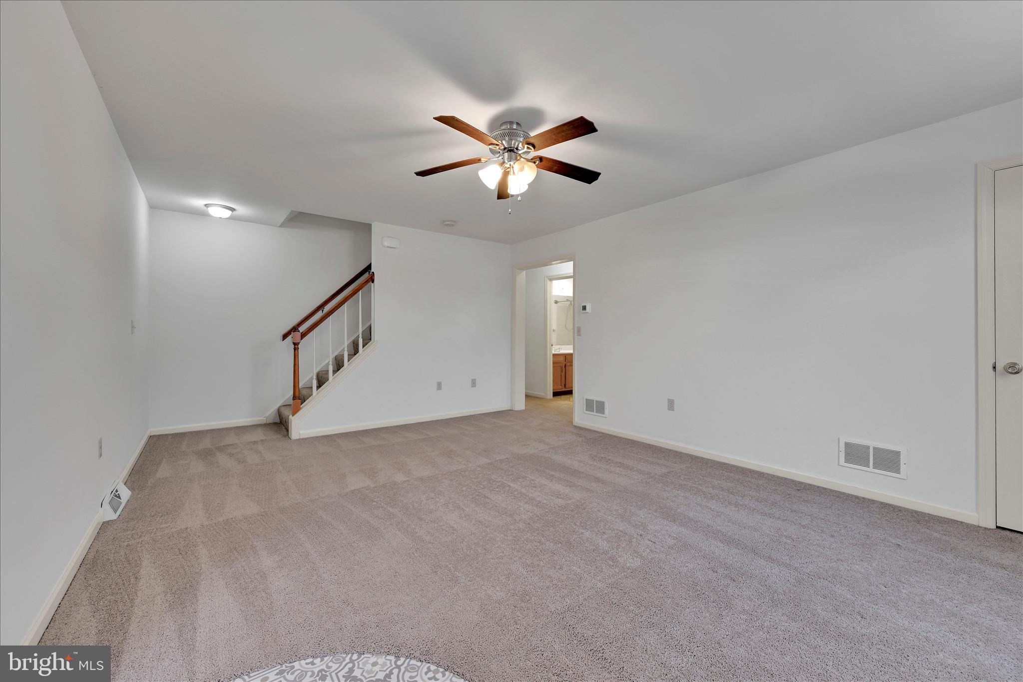 OAK HILLS - Residential