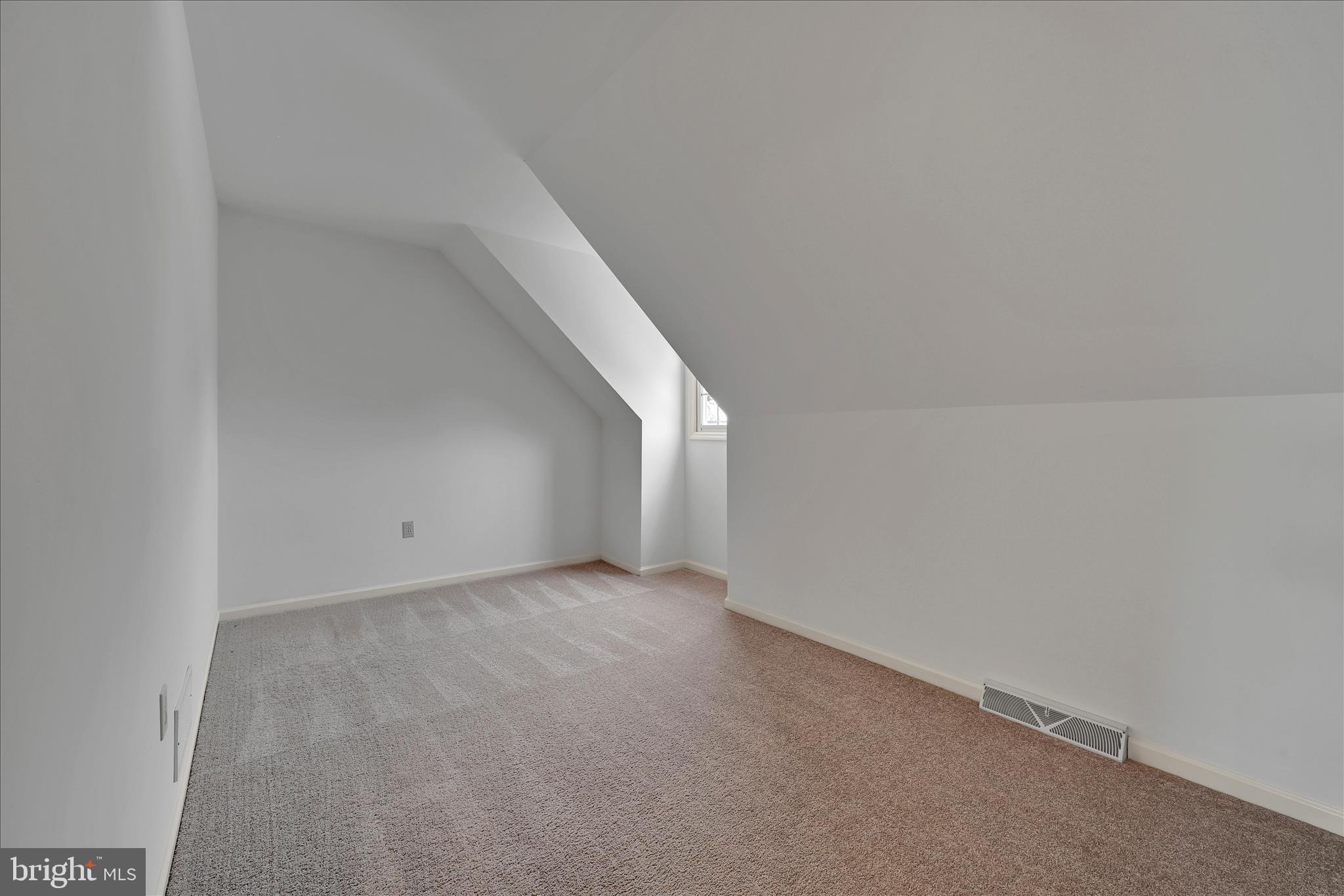 OAK HILLS - Residential