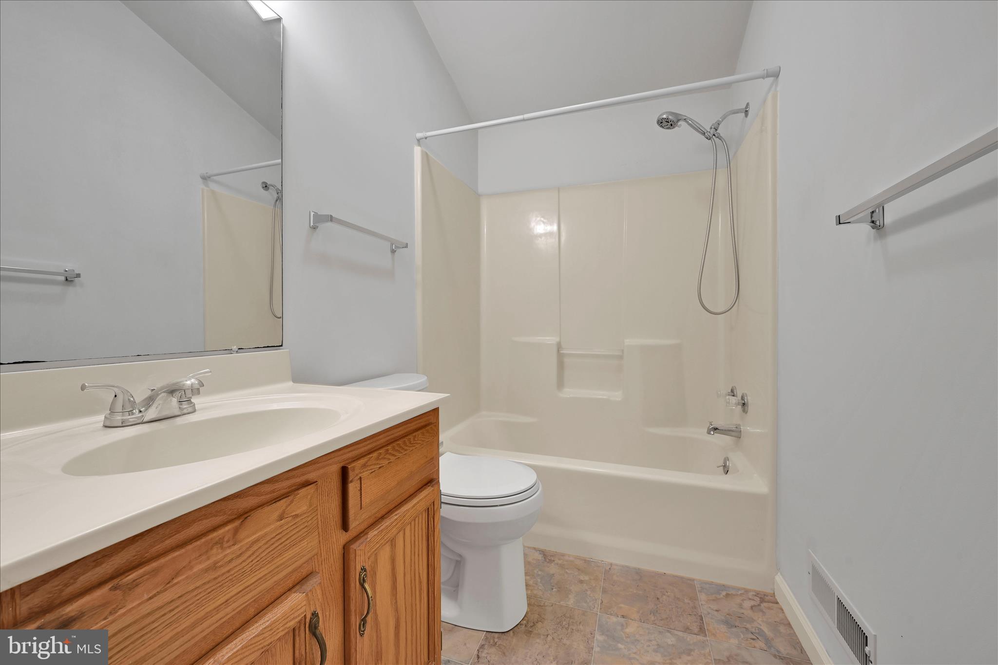 OAK HILLS - Residential