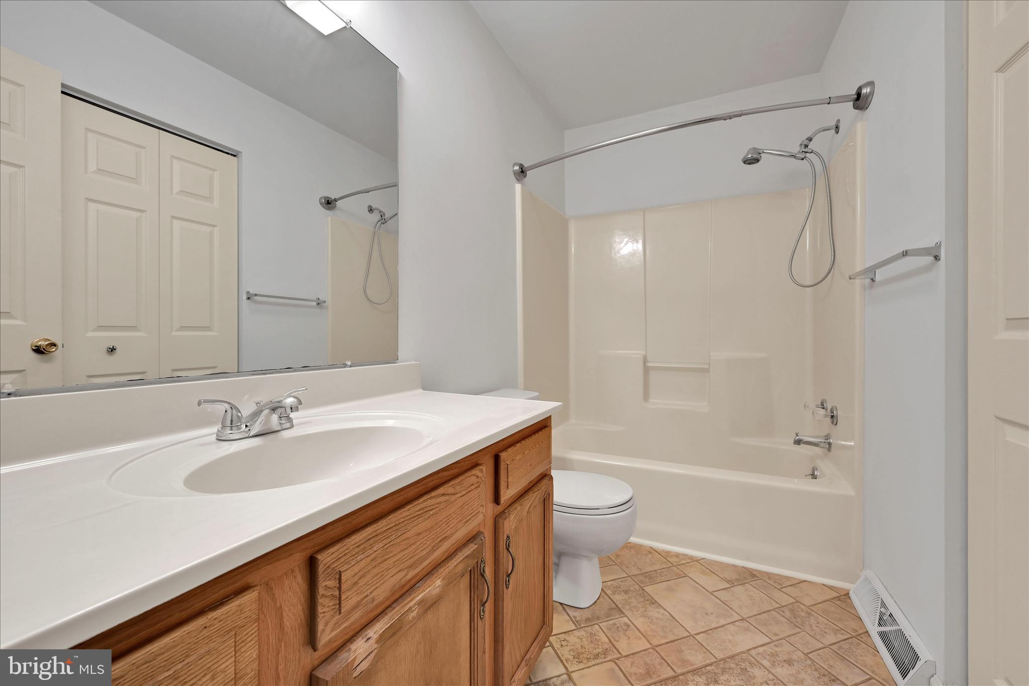 OAK HILLS - Residential