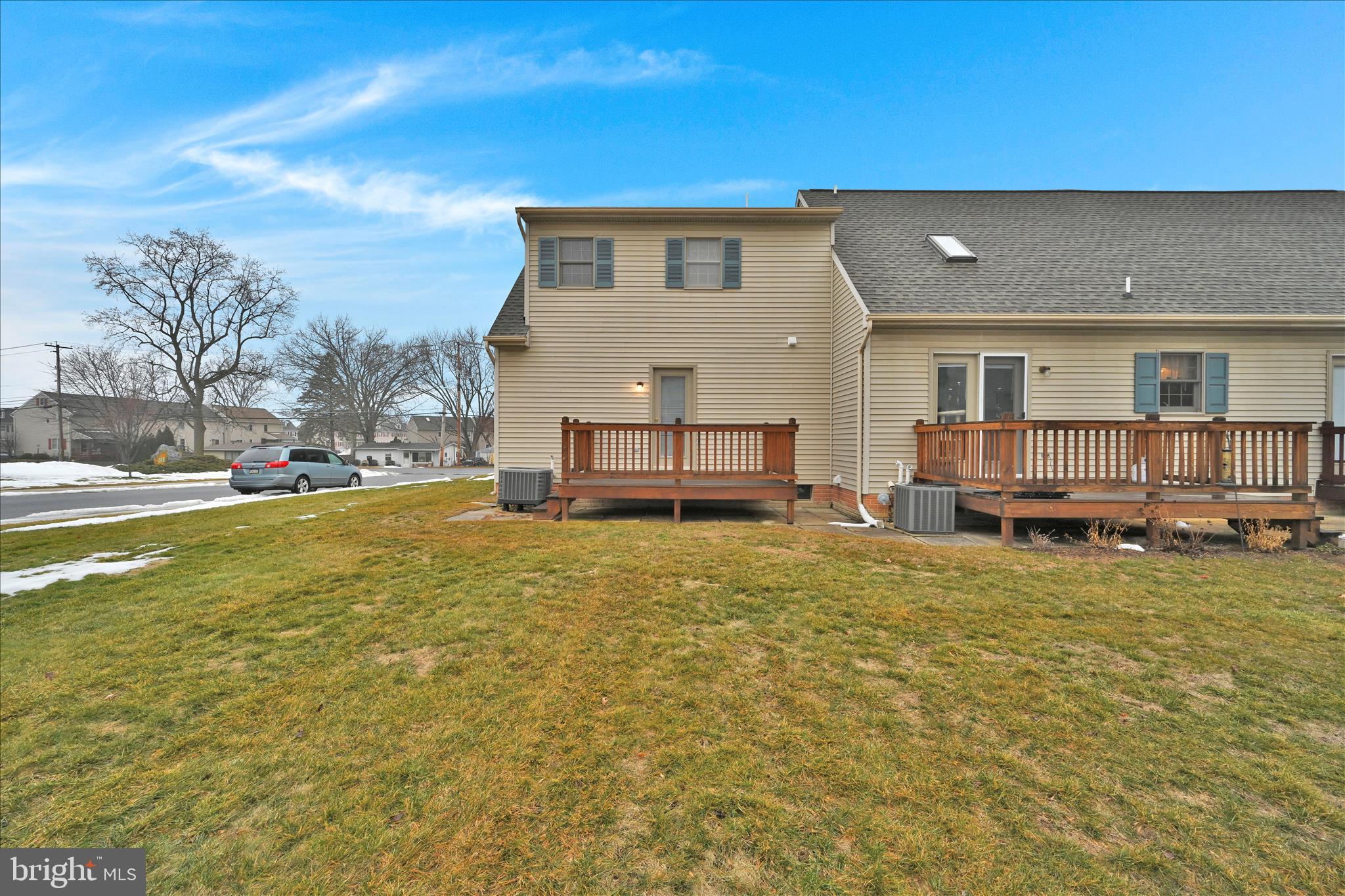 OAK HILLS - Residential