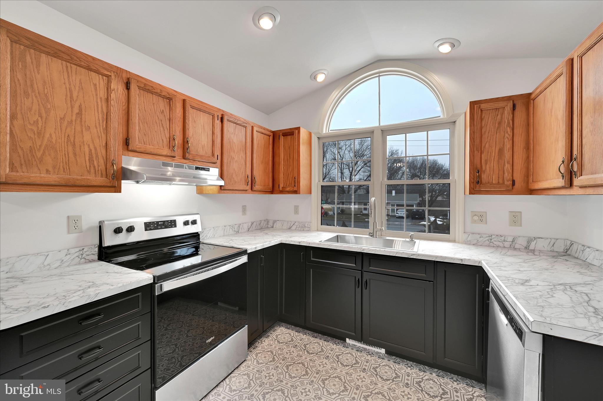 OAK HILLS - Residential