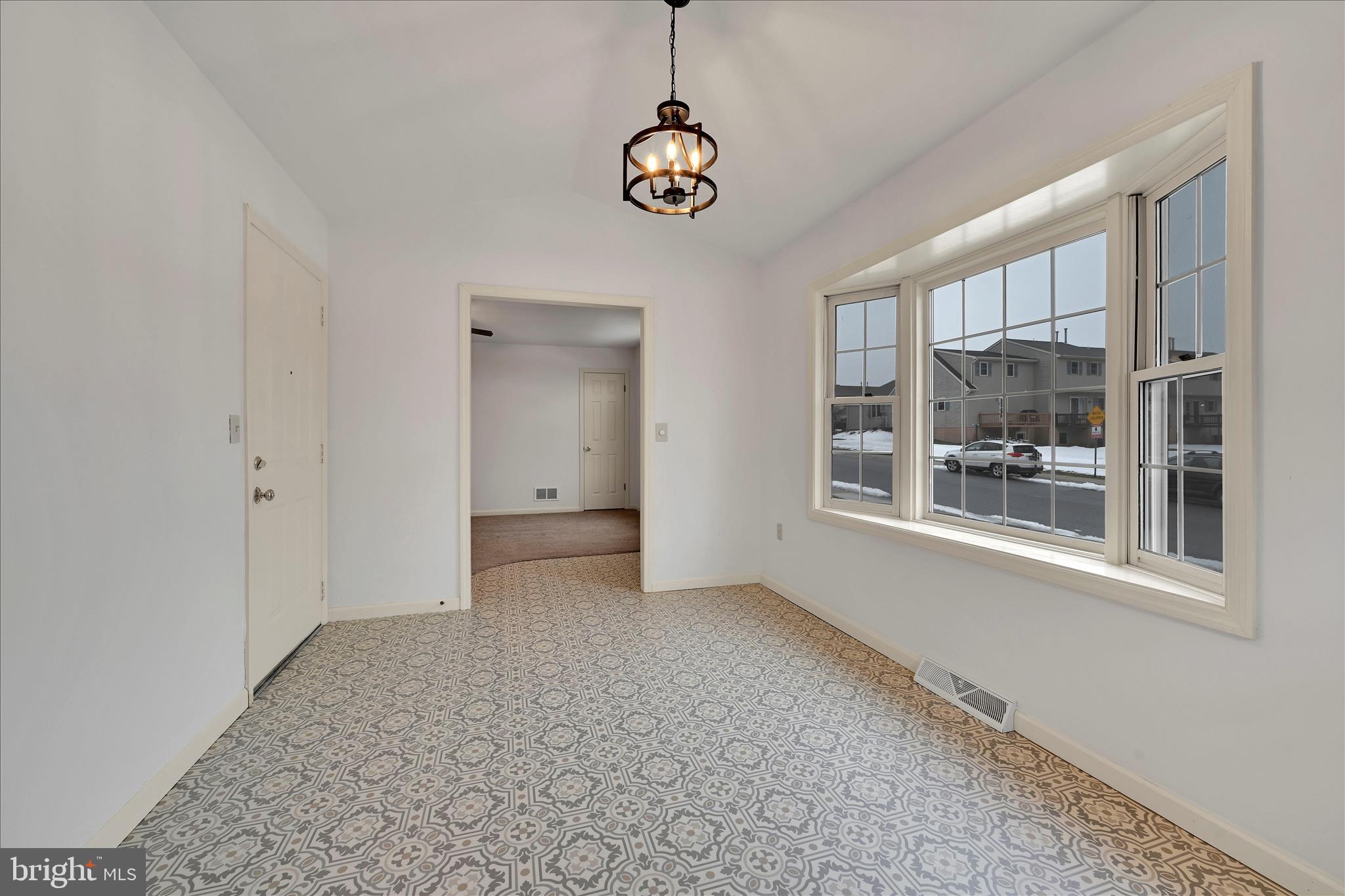 OAK HILLS - Residential