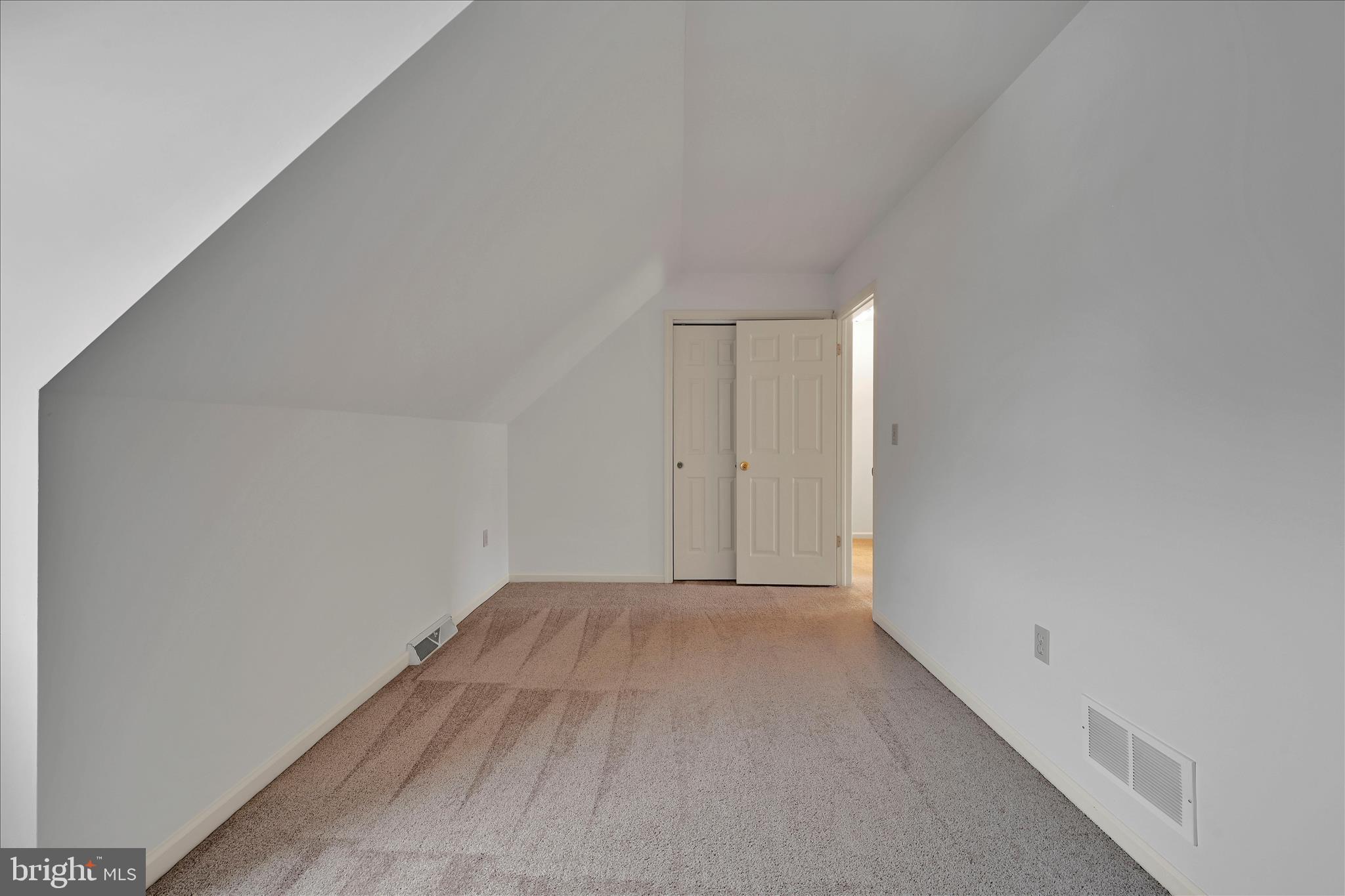 OAK HILLS - Residential