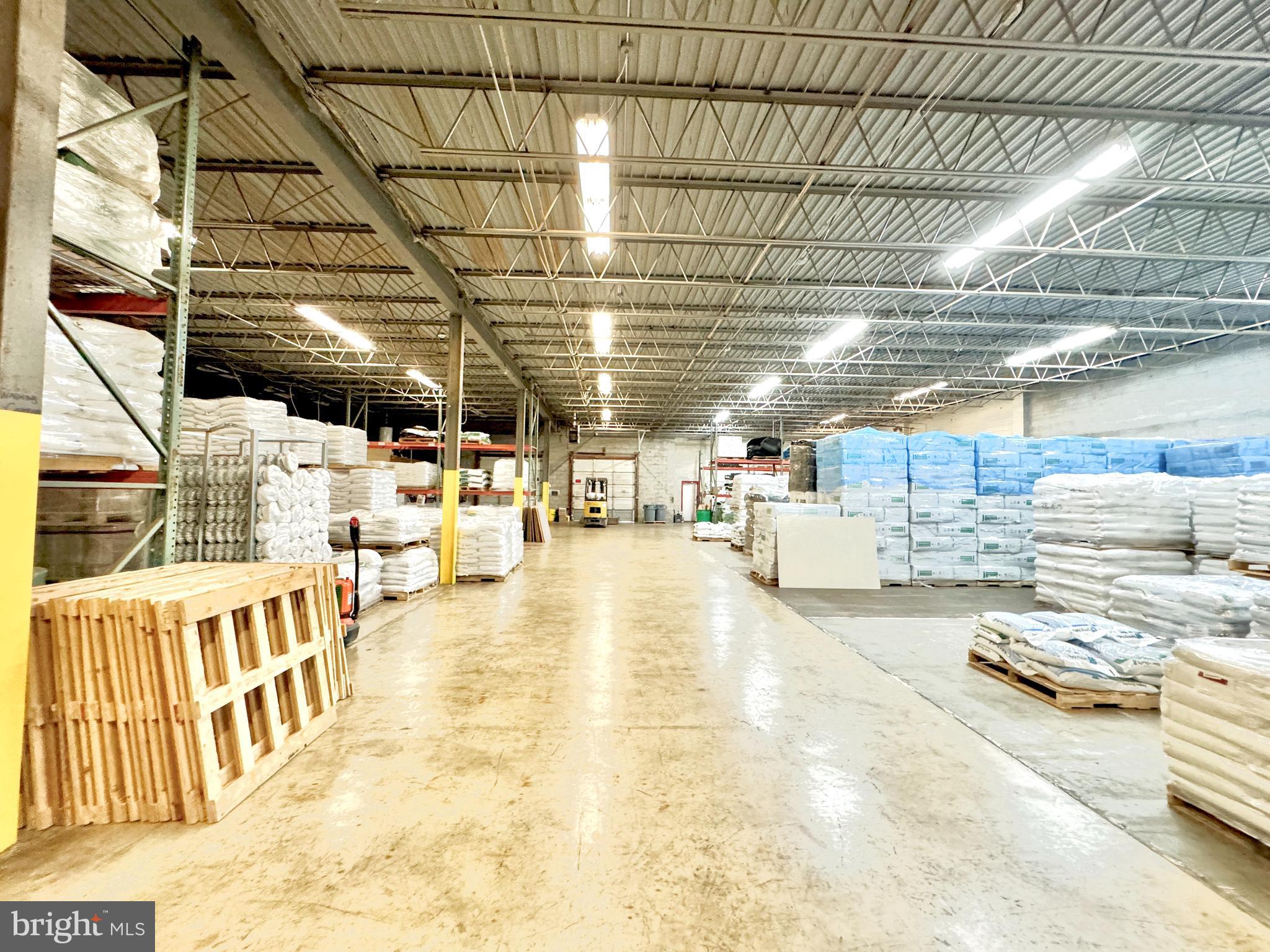 COMMERCE PARK - Commercial Lease