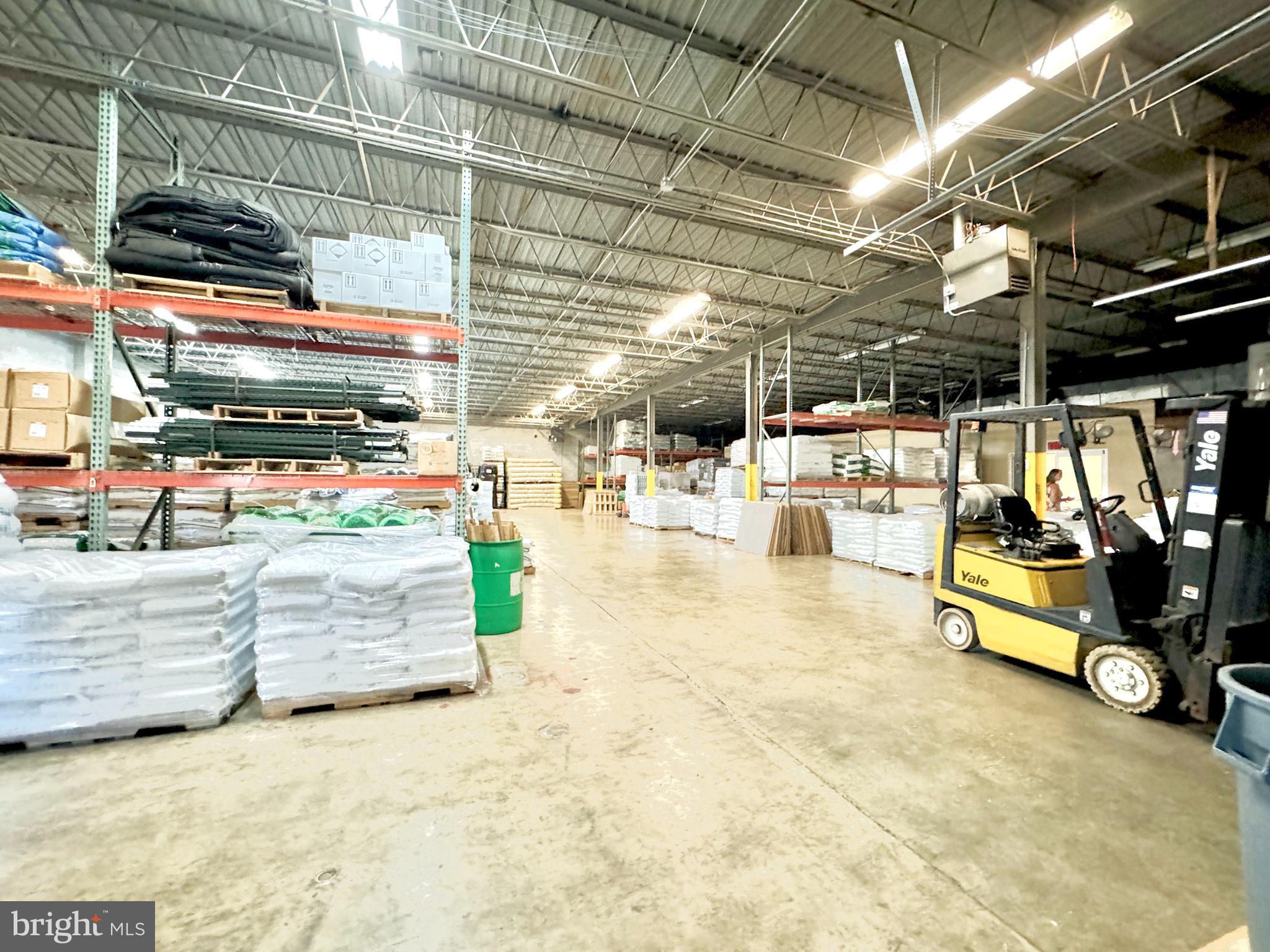 COMMERCE PARK - Commercial Lease