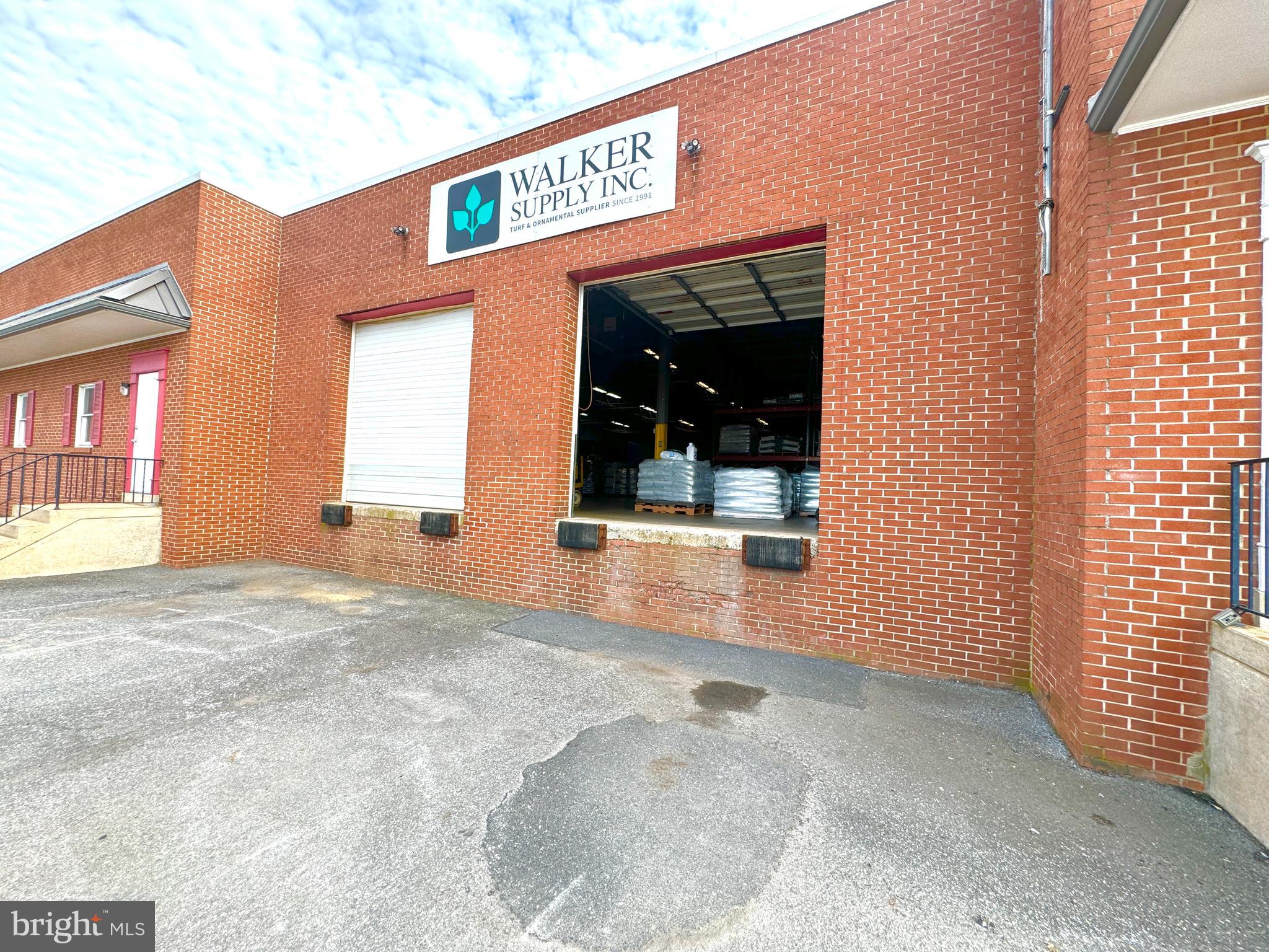 COMMERCE PARK - Commercial Lease