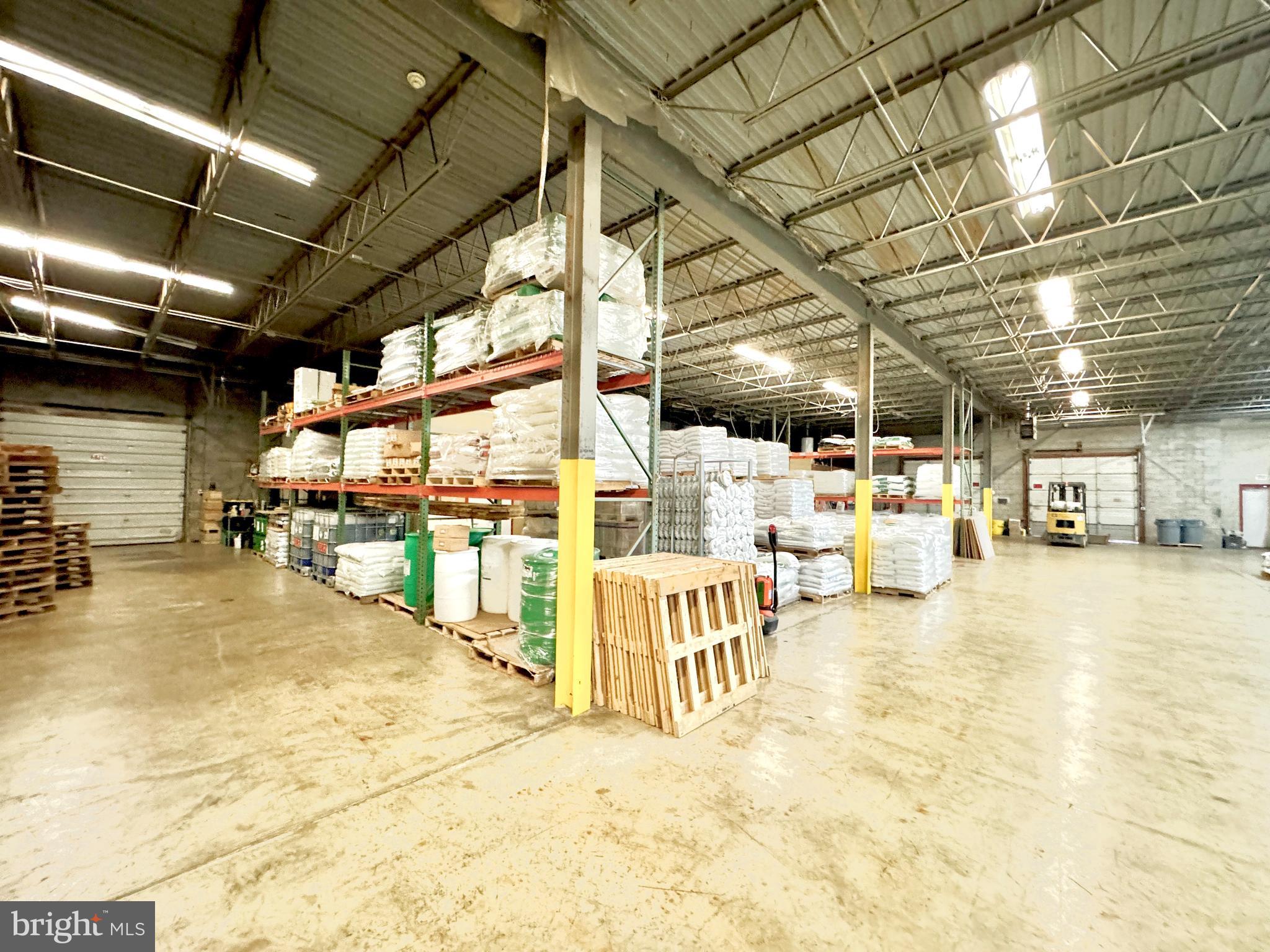 COMMERCE PARK - Commercial Lease