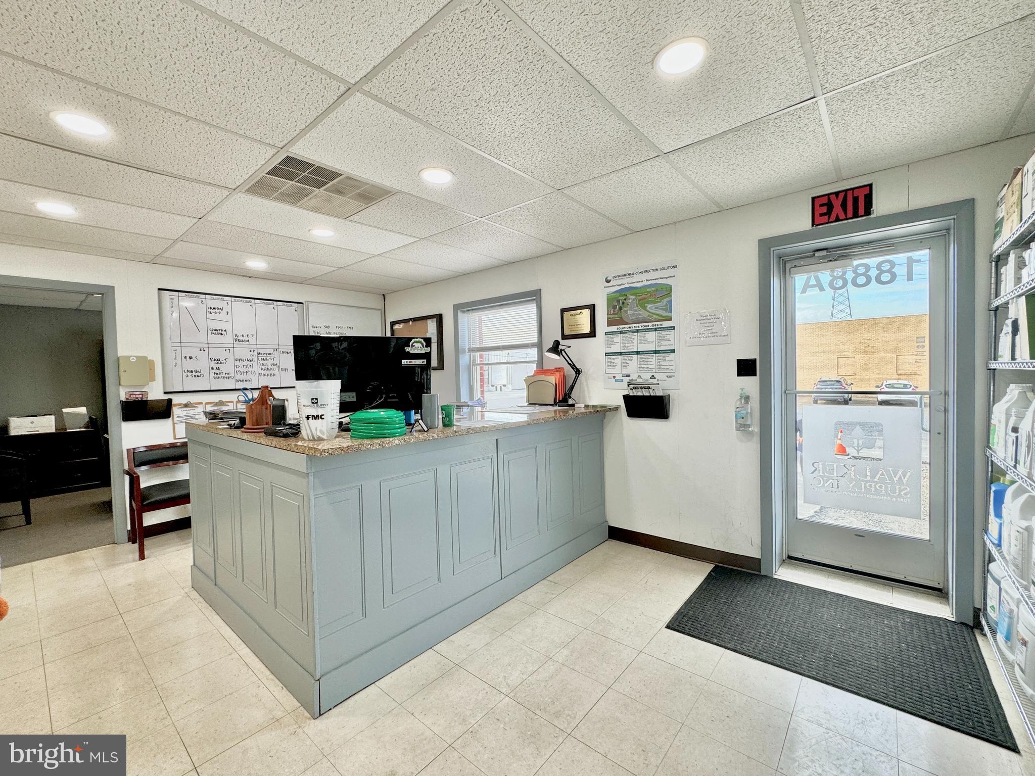 COMMERCE PARK - Commercial Lease