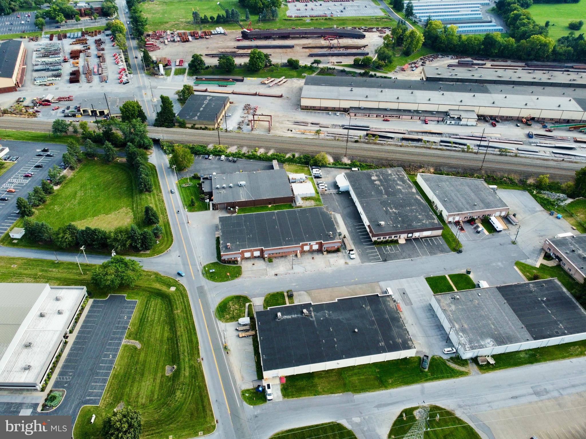 COMMERCE PARK - Commercial Lease