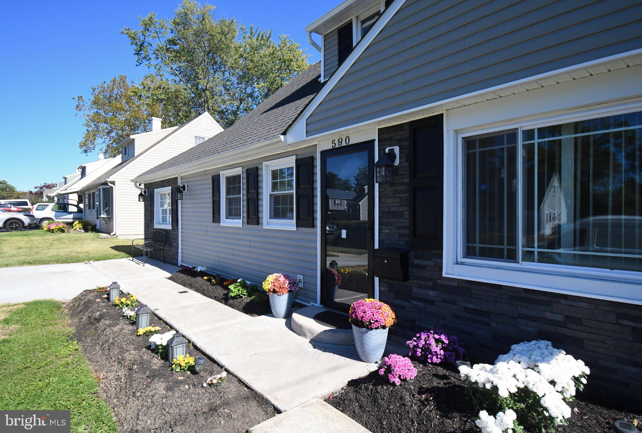 580 CARLISLE DRIVE