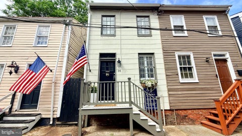 Townhouse For Sale - 34 Pinkney Street<br/> ANNAPOLIS, MD 21401