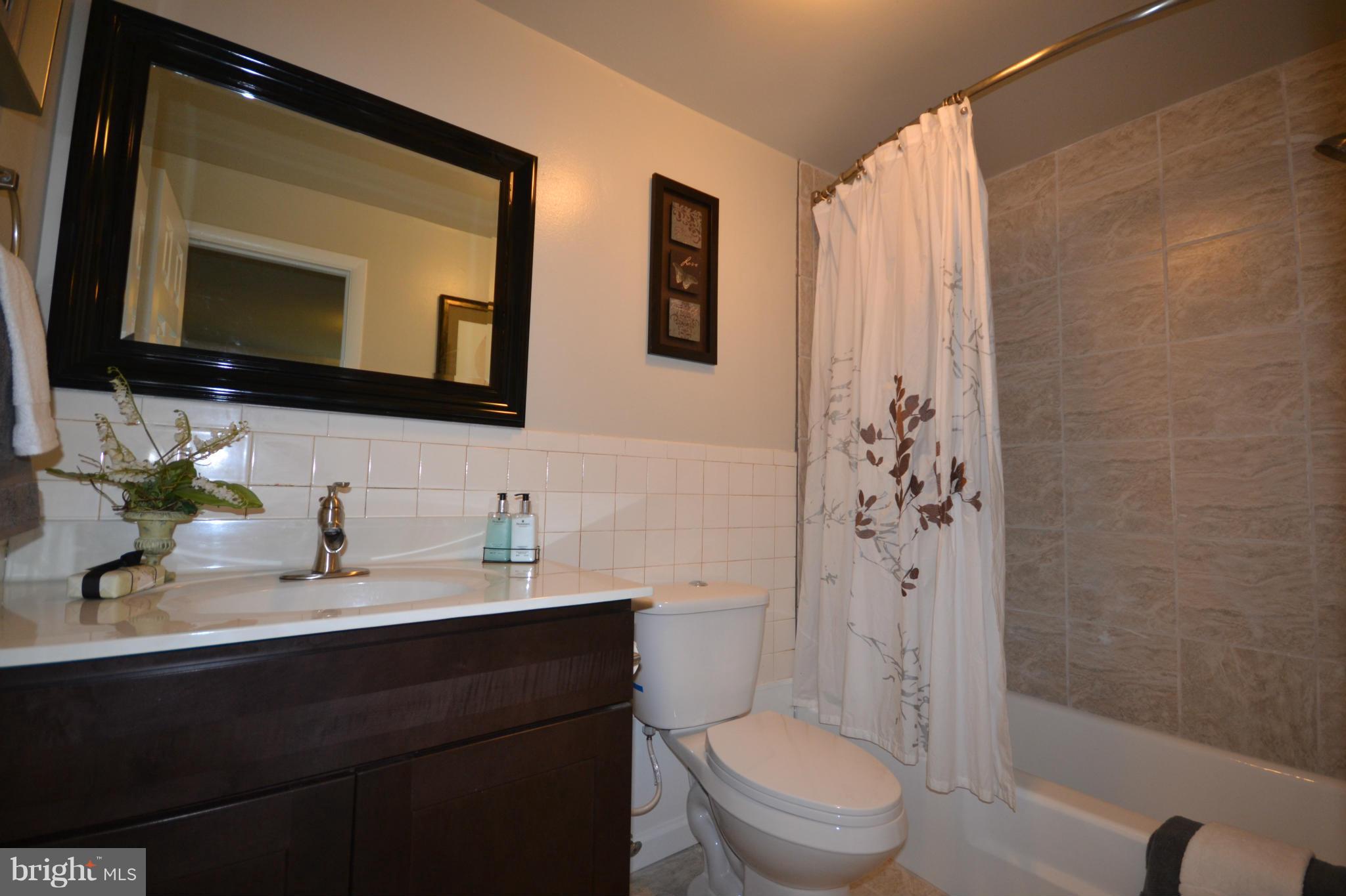 SUNNYSIDE - Residential Lease