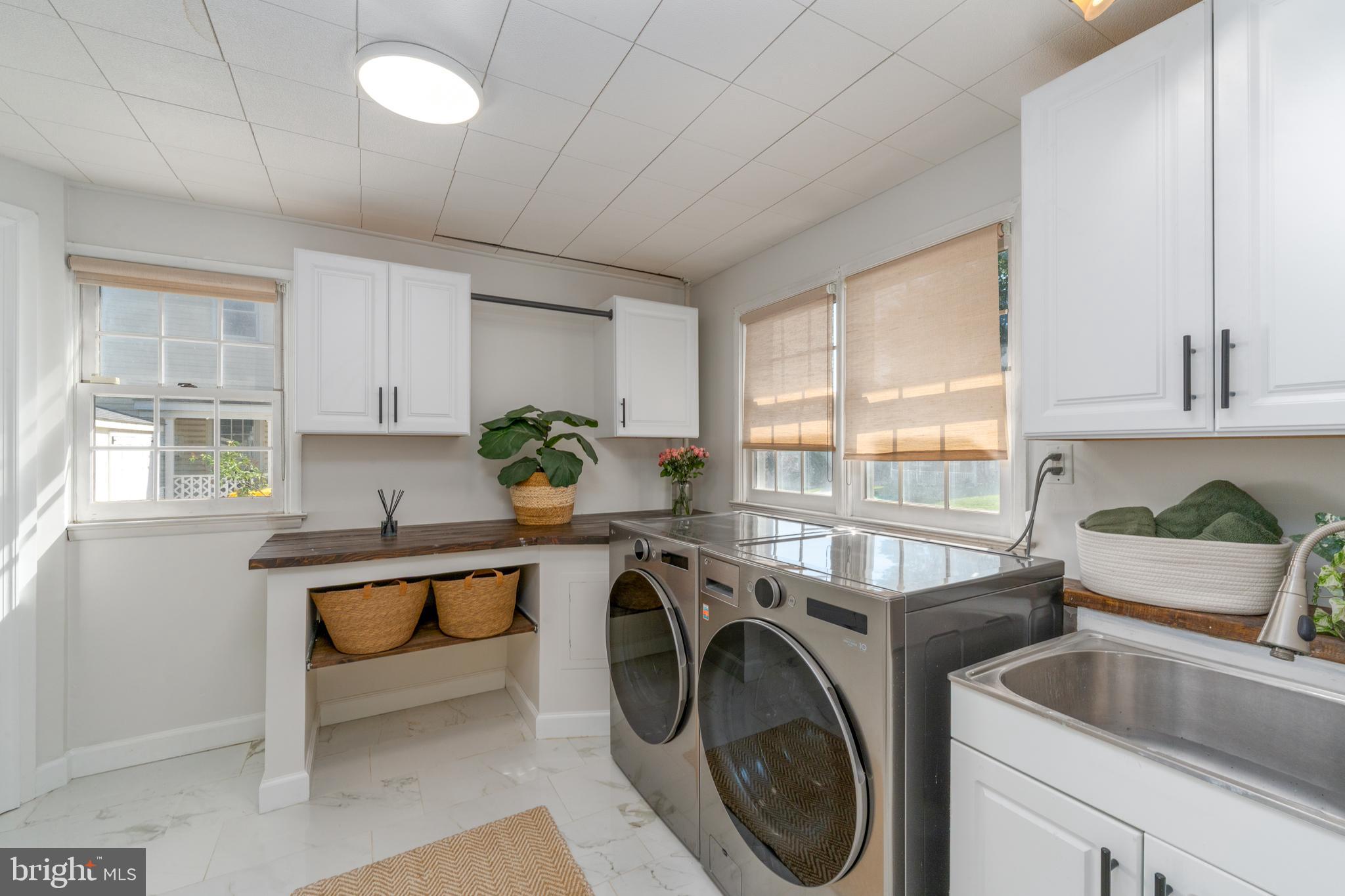 CRESTWOOD - Residential