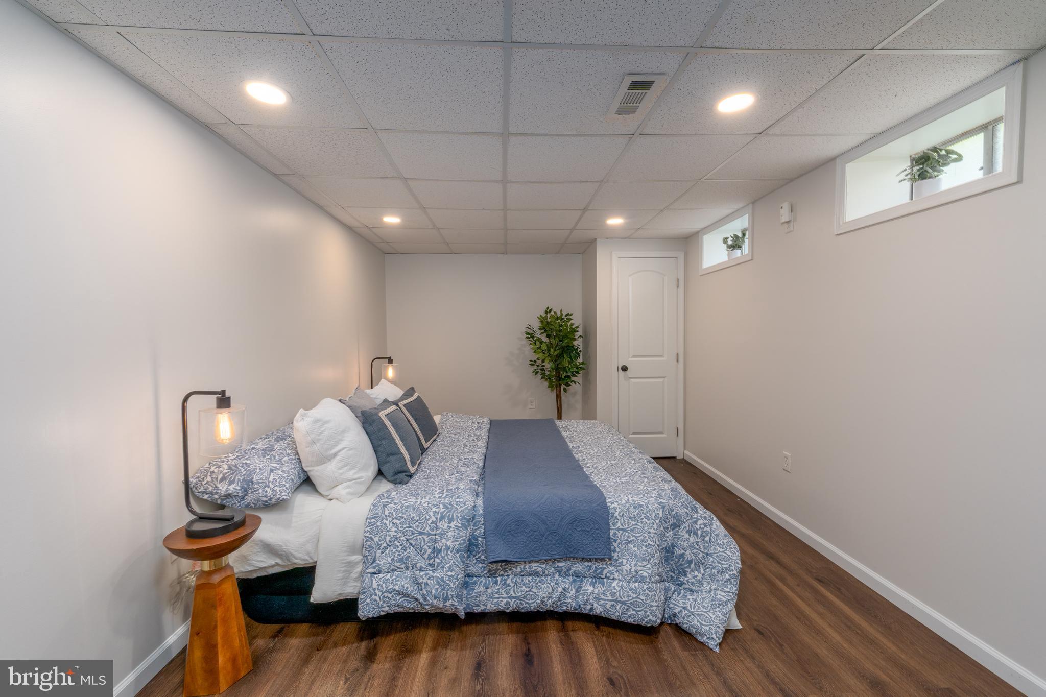 CRESTWOOD - Residential