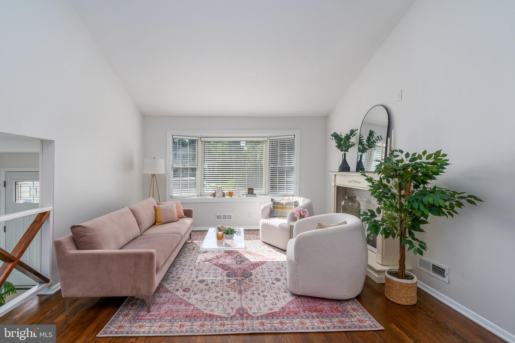 CRESTWOOD - Residential