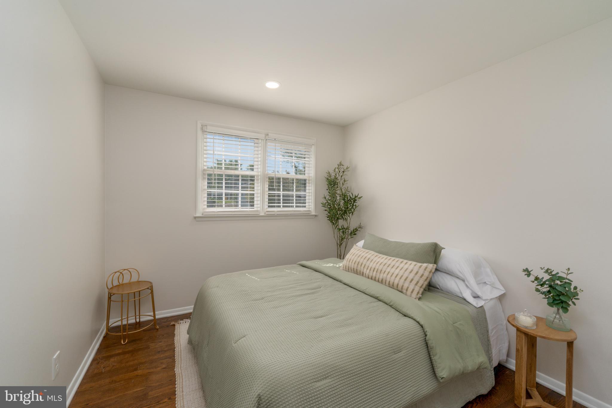 CRESTWOOD - Residential