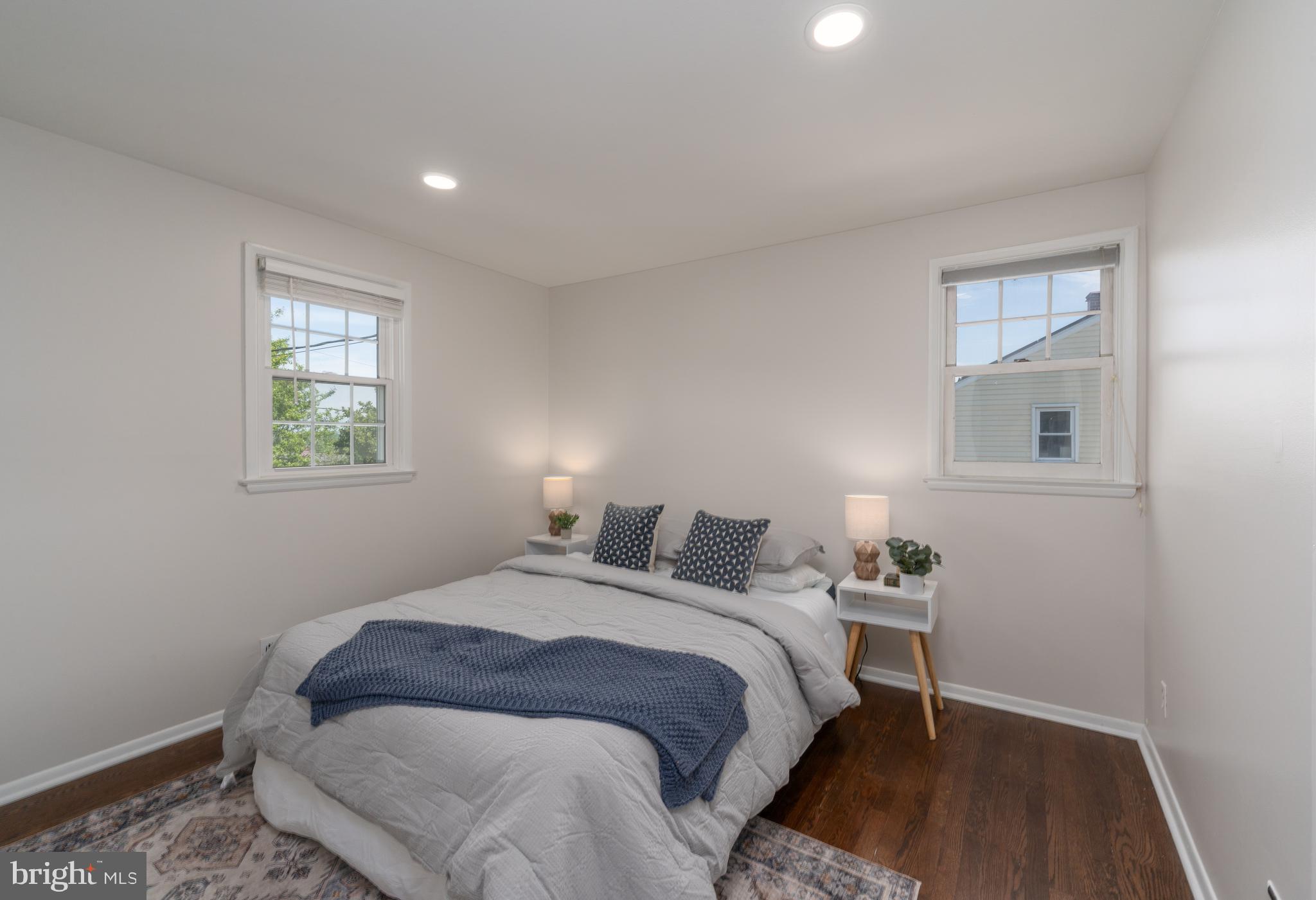 CRESTWOOD - Residential