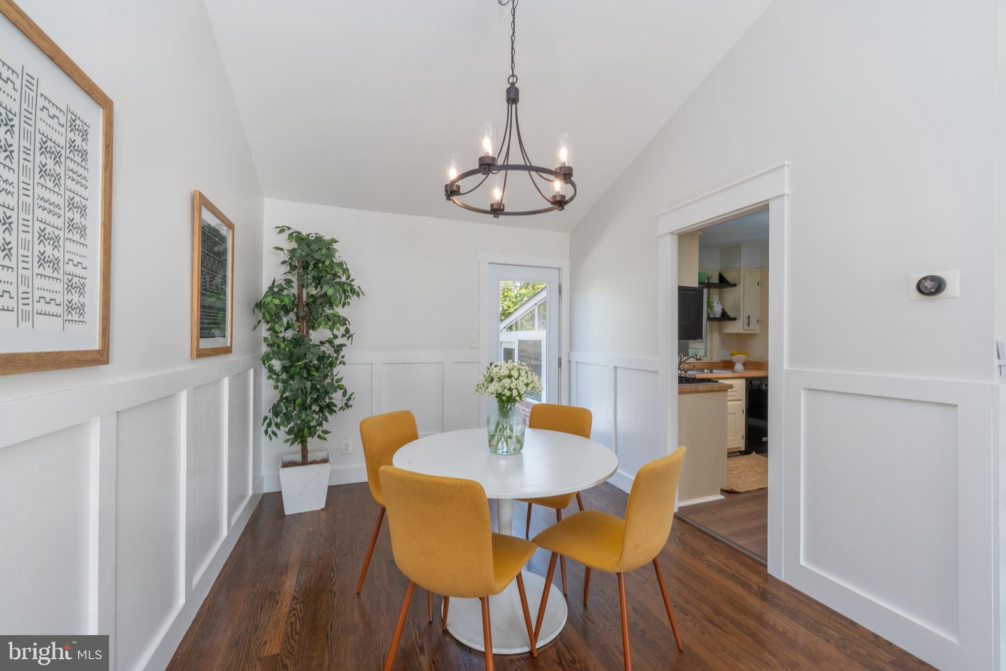 CRESTWOOD - Residential