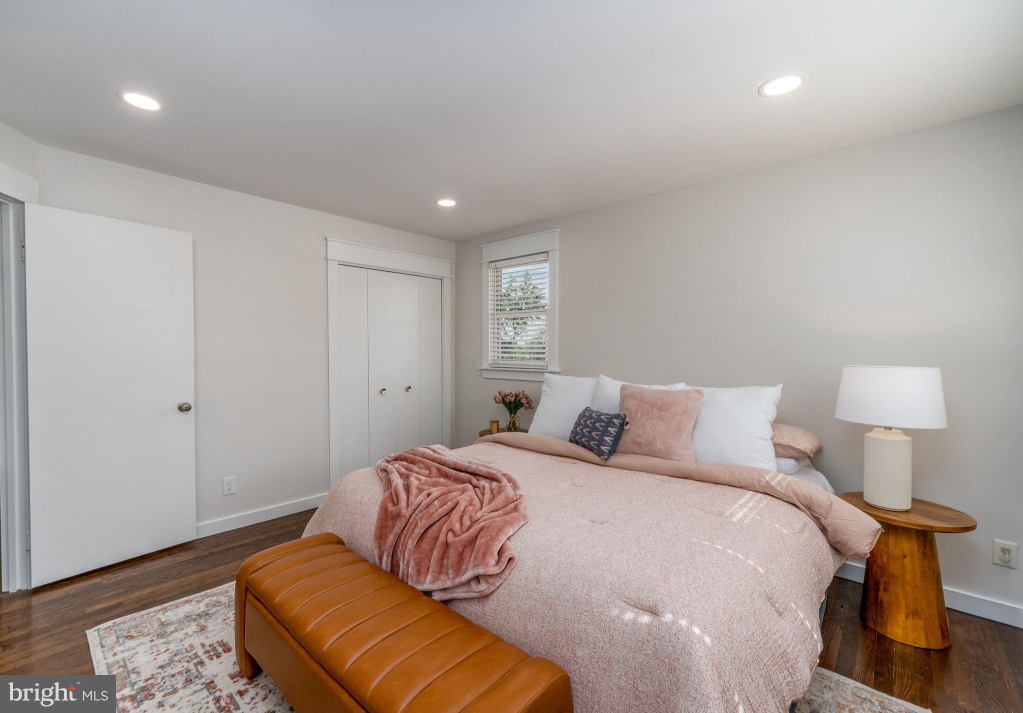 CRESTWOOD - Residential