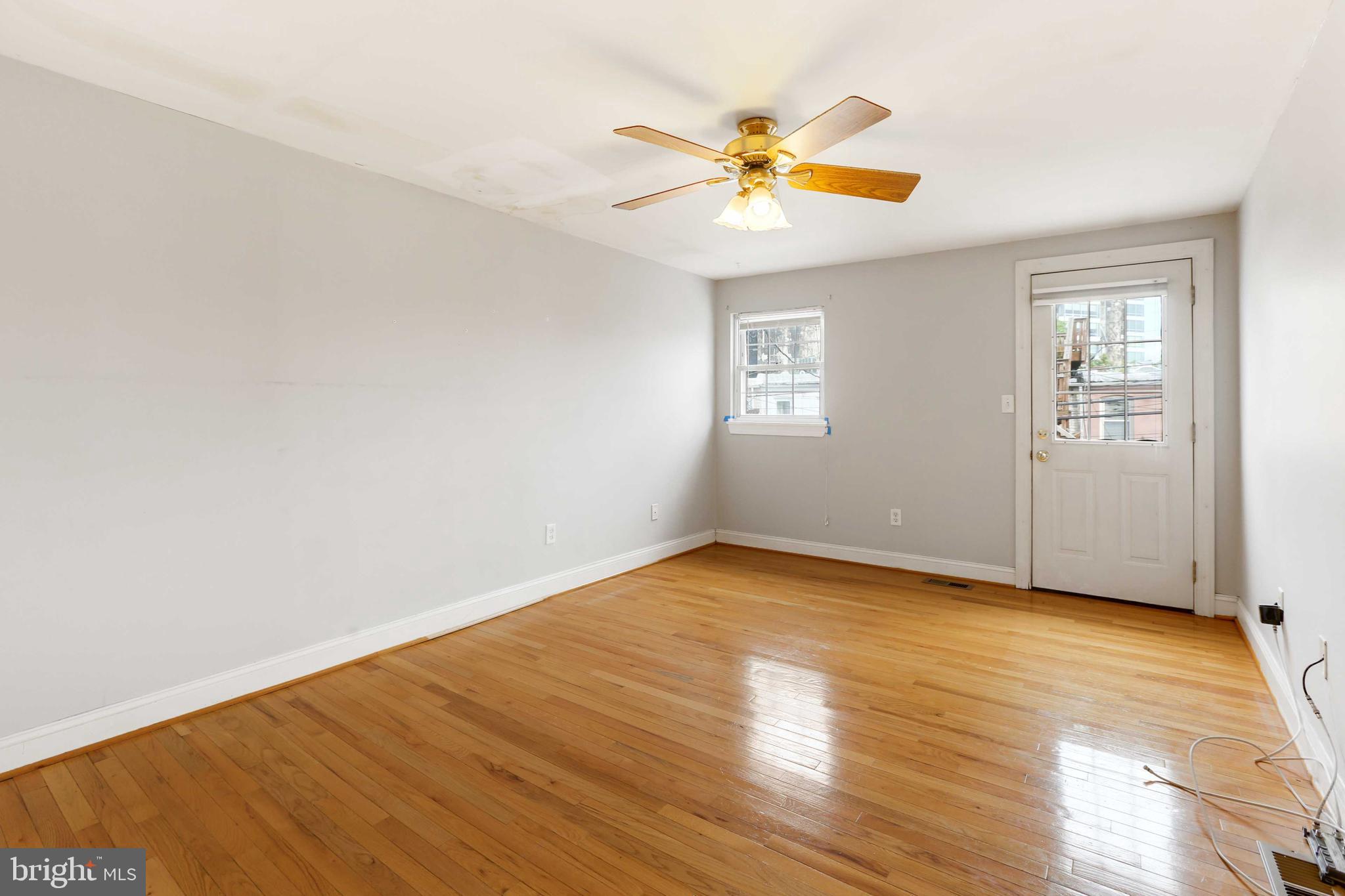 LOCUST POINT - Residential Lease