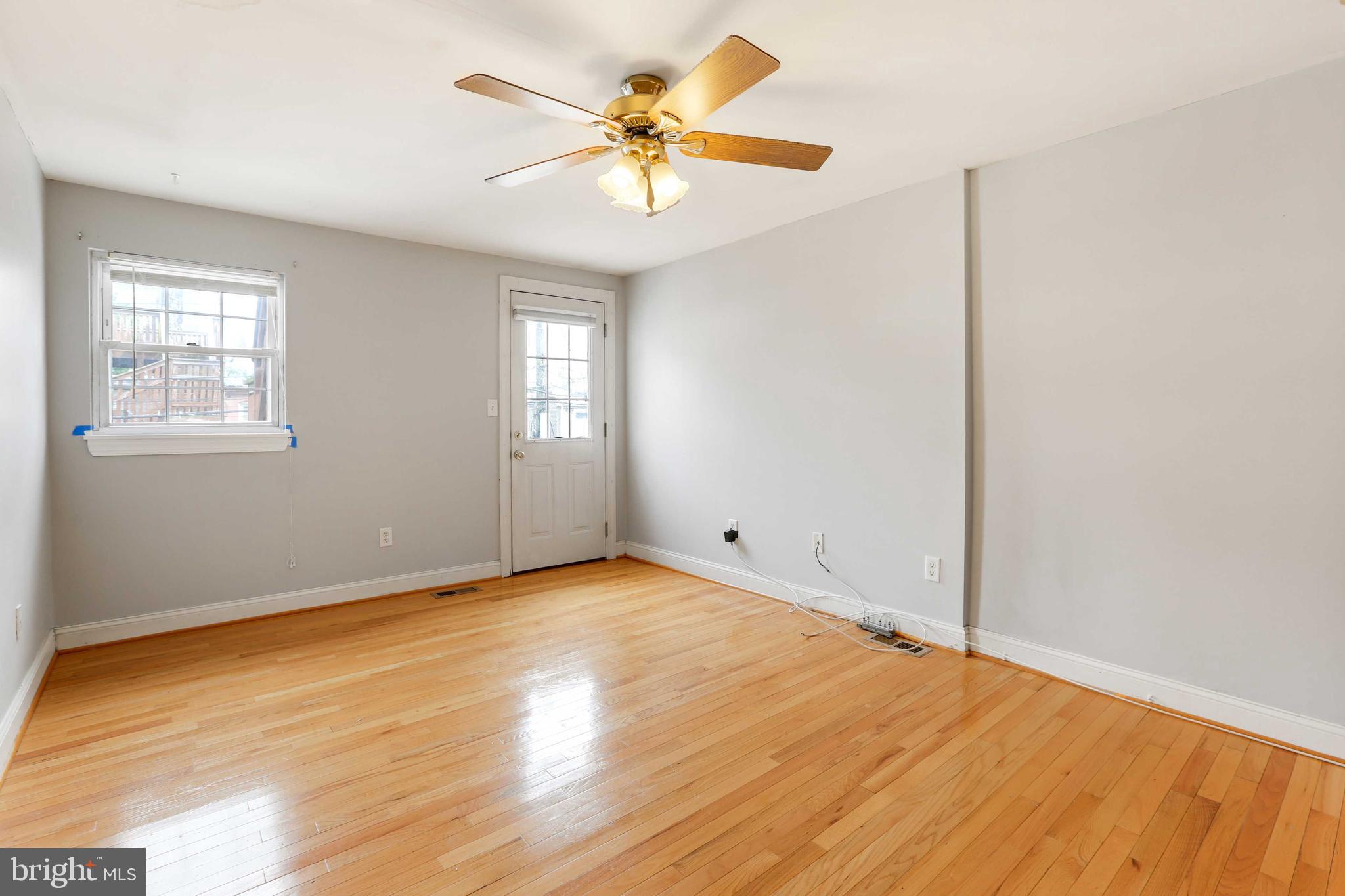 LOCUST POINT - Residential Lease