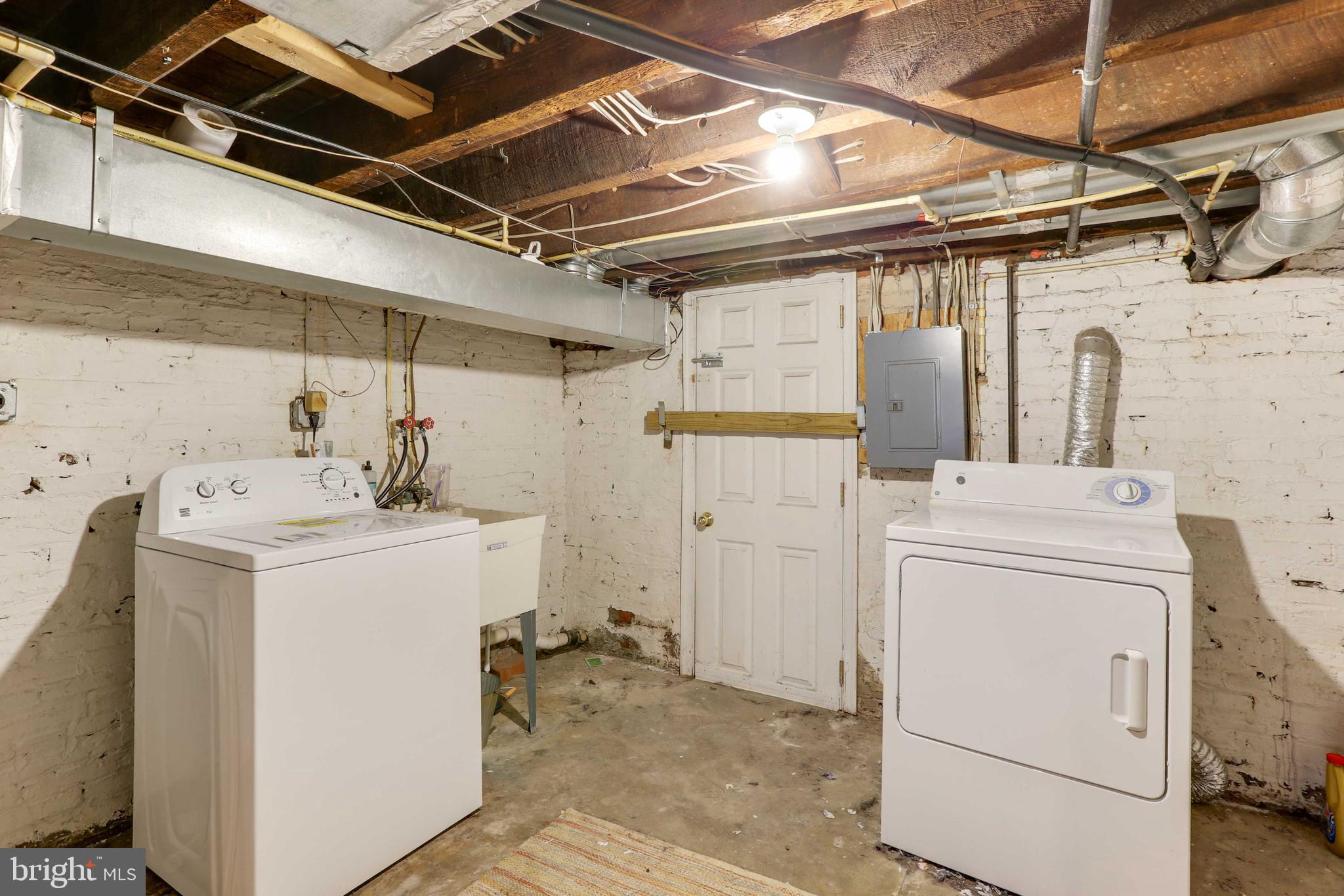 LOCUST POINT - Residential Lease