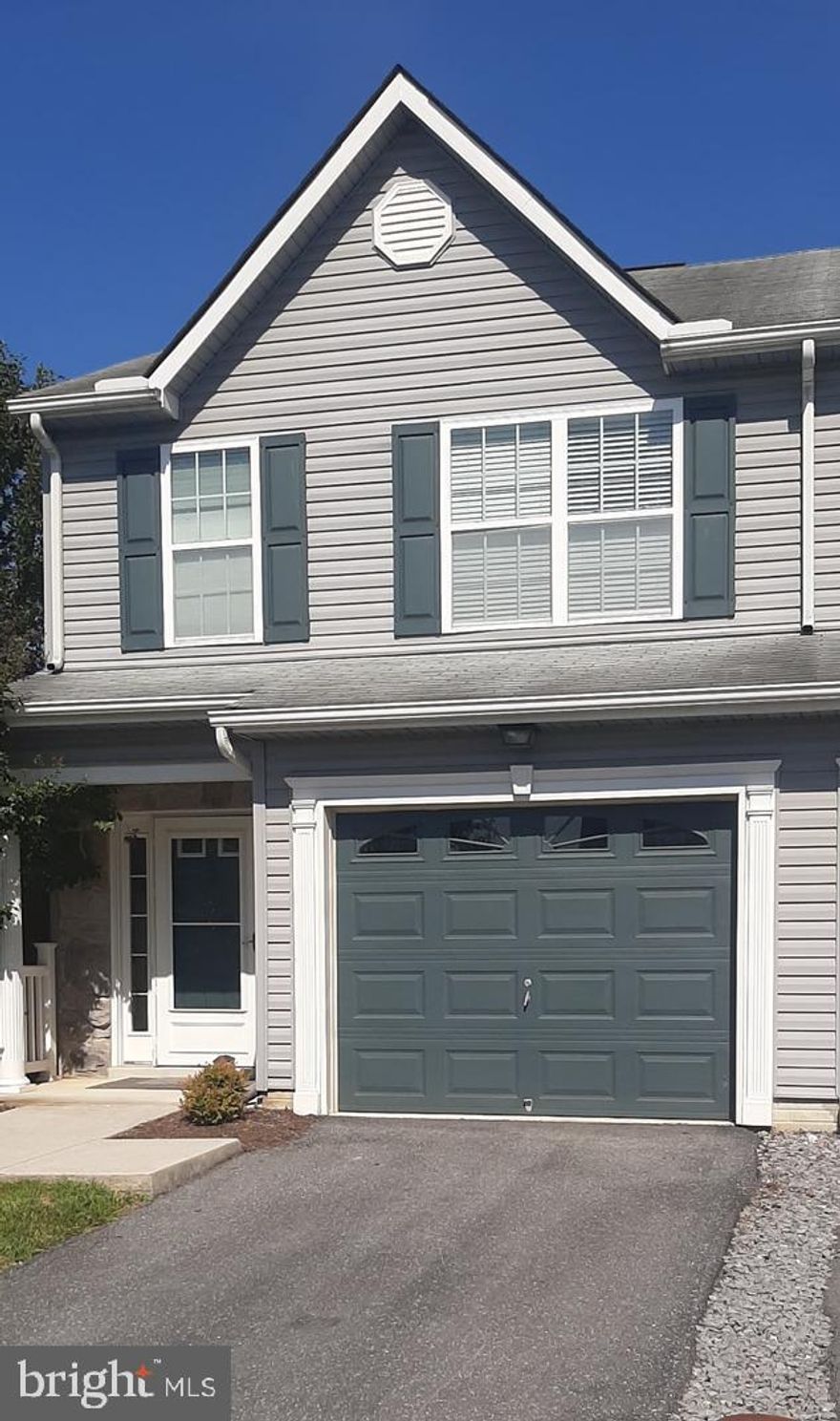 WONDERFUL LOVELY END UNIT Featuring 3 bedrooms and 2 and half baths, open living room, dining & kitchen.  Large Primary bedroom with bath and walk in closet. Covered front porch sitting area, attached one car garage and driveway, nice sidewalks, delightful backyard area with privacy fence, covered screened porch all on corner lot. Close to shopping and I-81, located in the highly sought after Musselman School District.