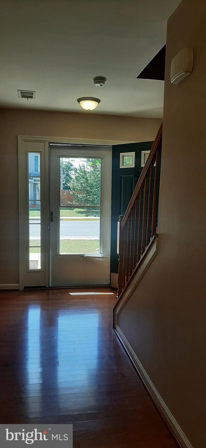 THE TOWNES OF RIDGEWAY - Residential Lease