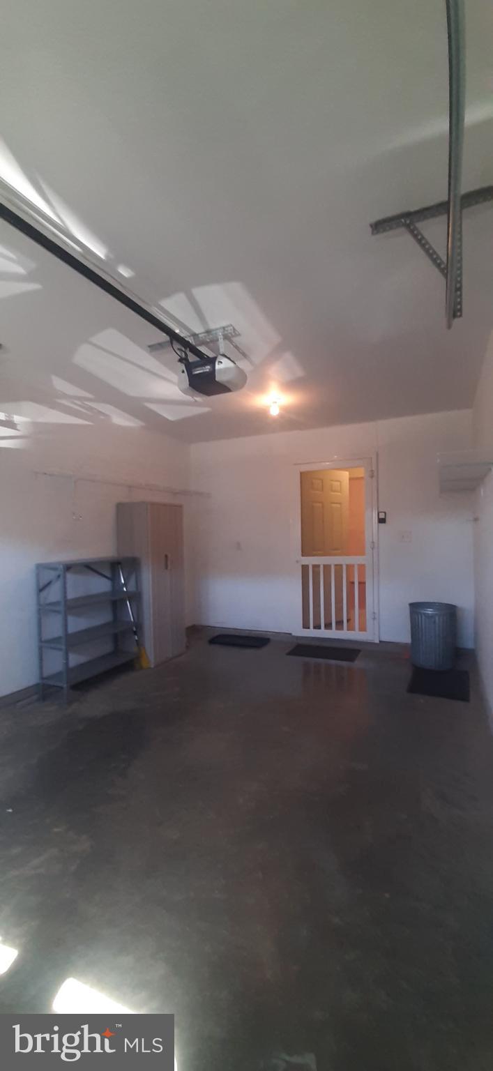 THE TOWNES OF RIDGEWAY - Residential Lease