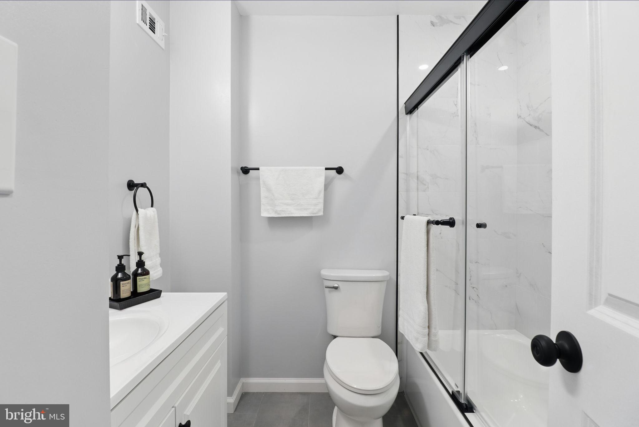 HICKORY HILL - Residential