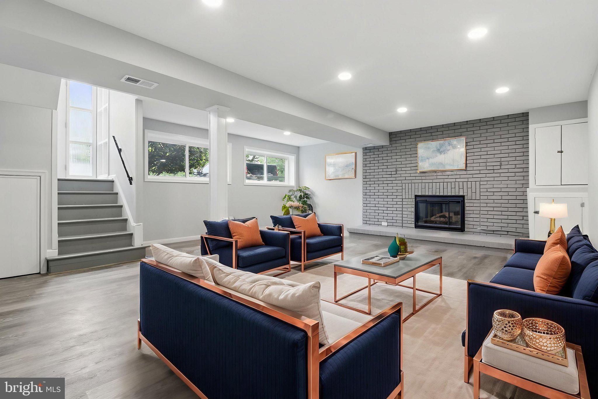 HICKORY HILL - Residential