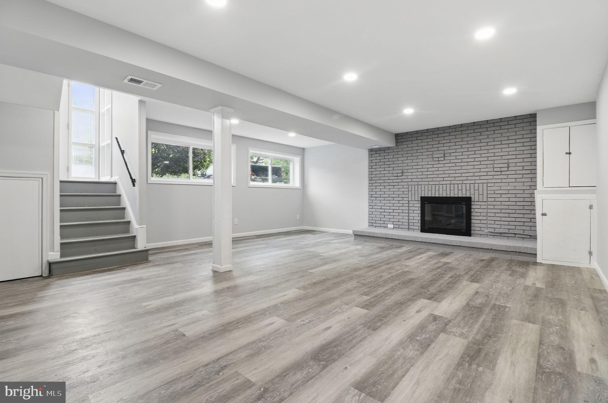 HICKORY HILL - Residential