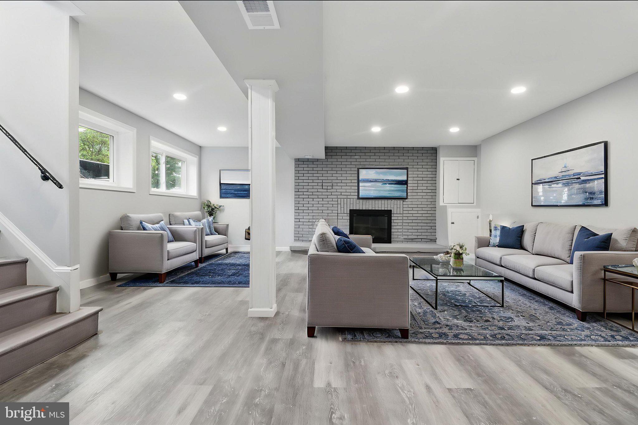 HICKORY HILL - Residential