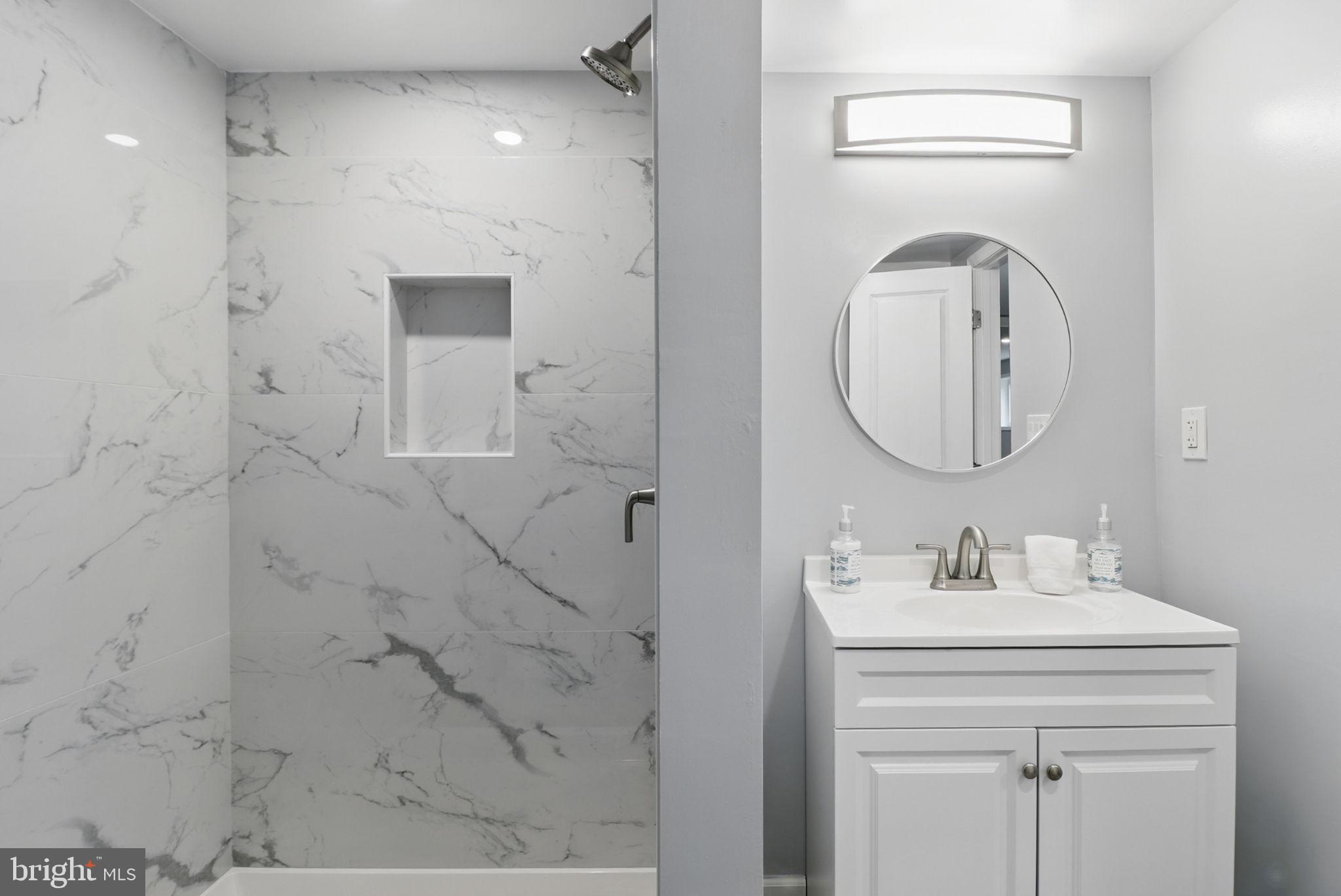 HICKORY HILL - Residential