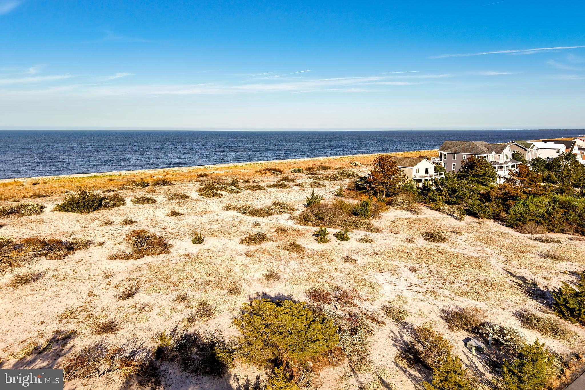 BACK BAY COVE - Land