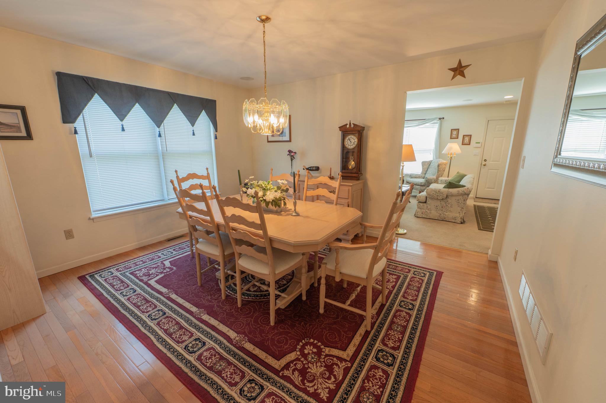 2117 W WALNUT STREET