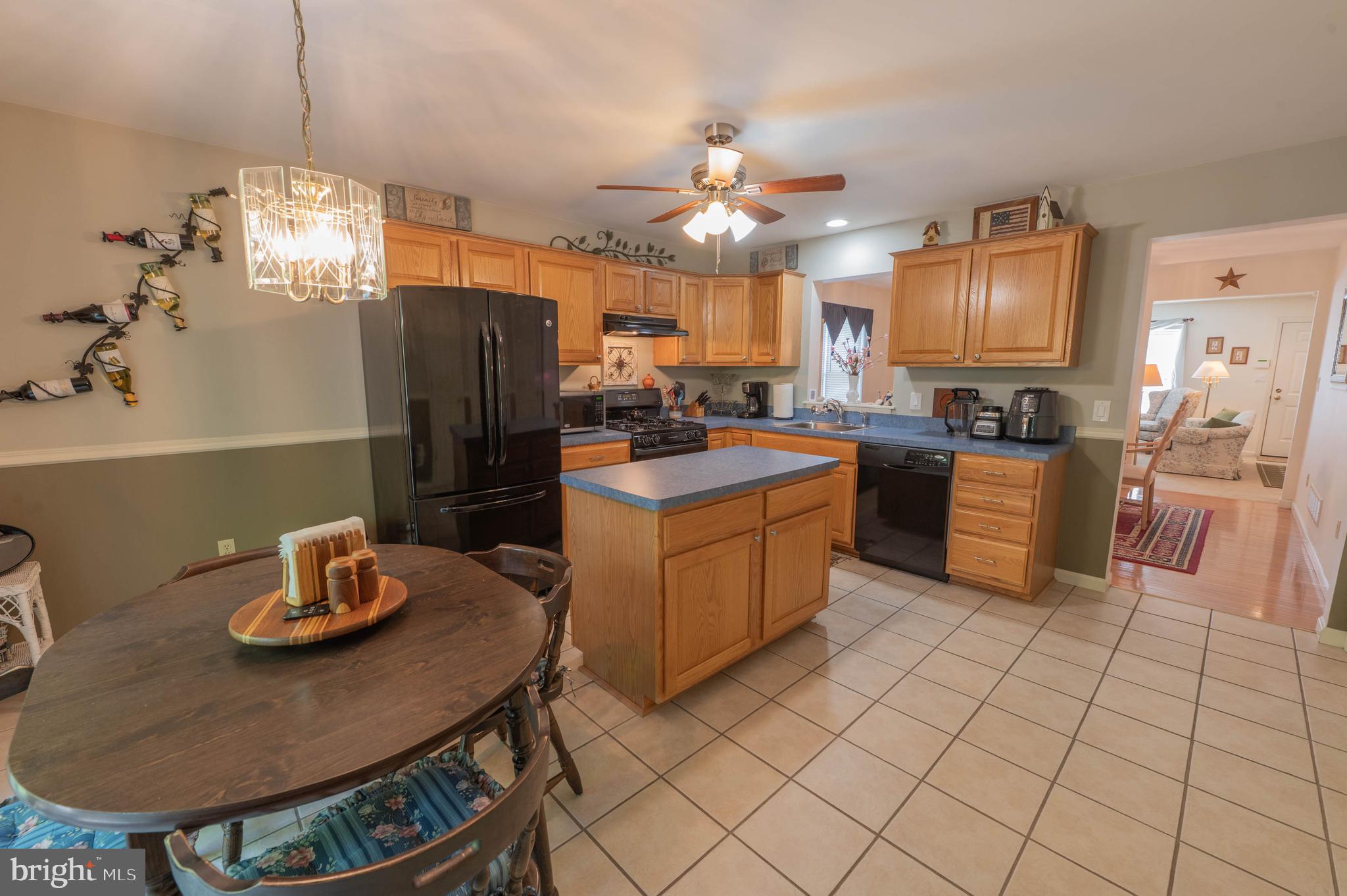 2117 W WALNUT STREET