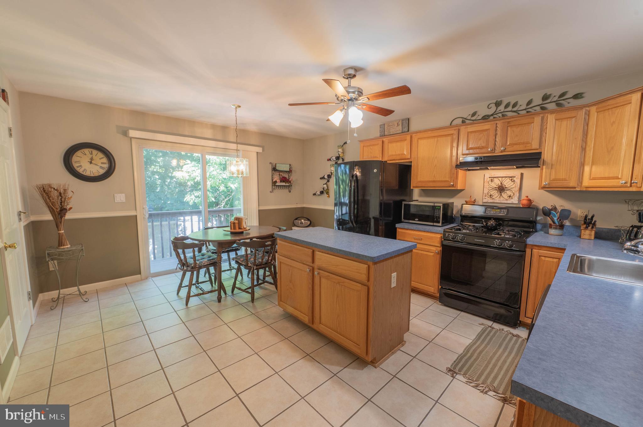 2117 W WALNUT STREET