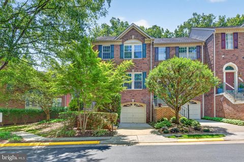 Photo of 1409 Park Garden Lane, RESTON, VA 20194 (MLS # VAFX2304084)