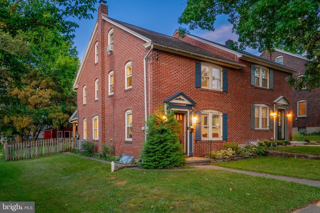 Photo of 421 S Cedar Street, Lititz, PA 17543 (MLS # PALA2053992)