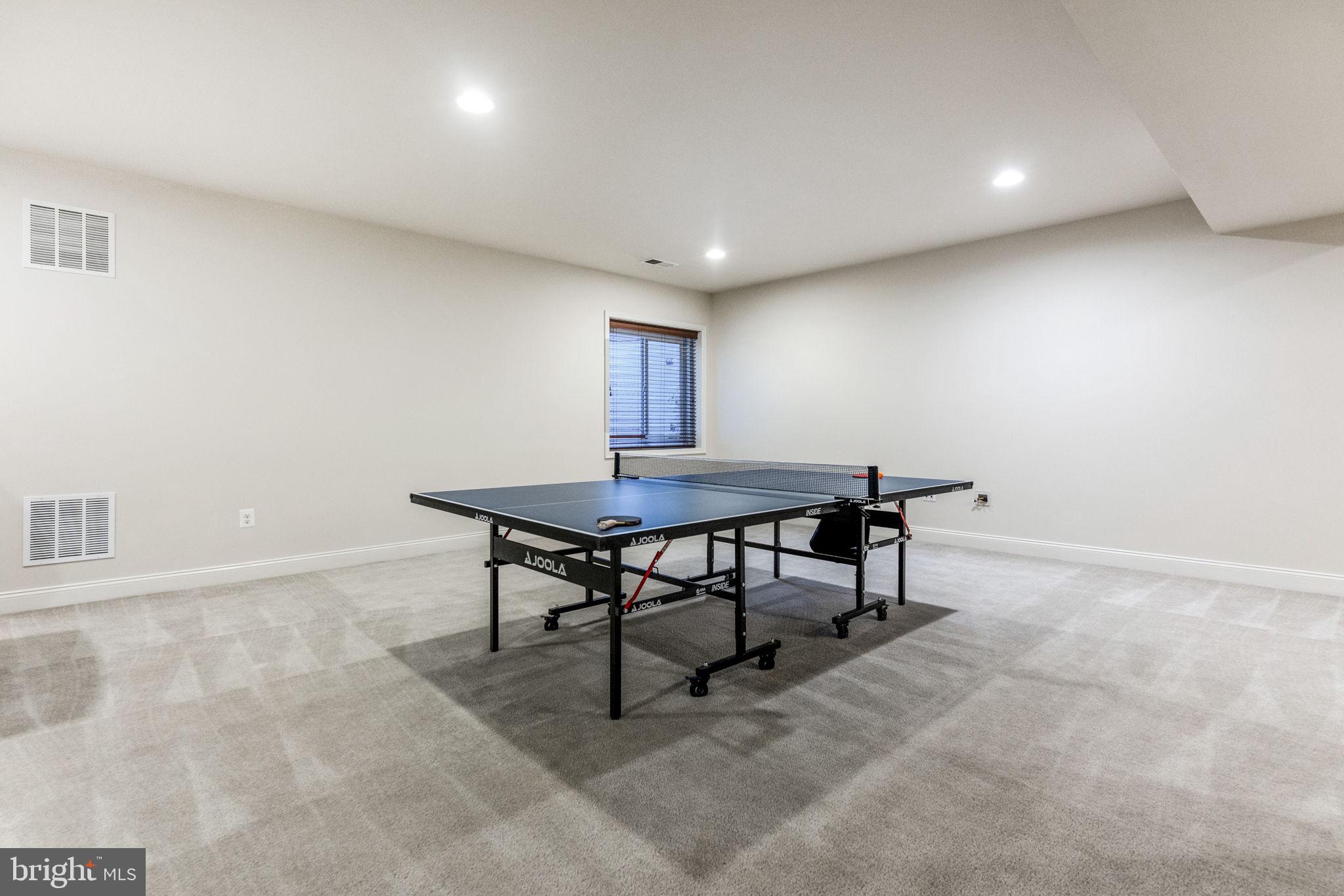 LOUDOUN VALLEY ESTATES 2 - Residential