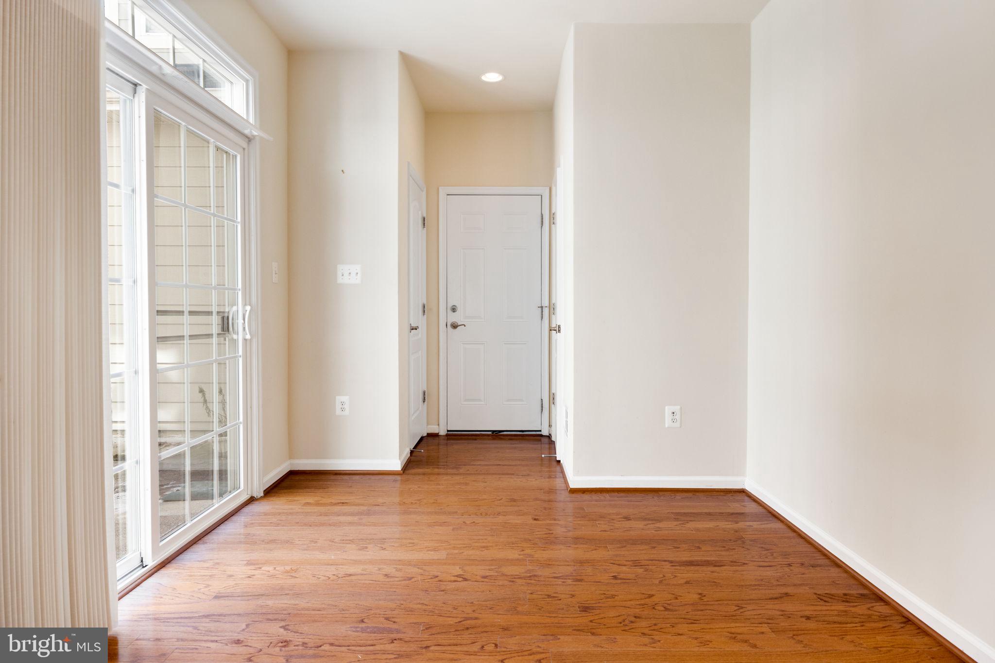 LANSDOWNE TOWN CENTER - Residential