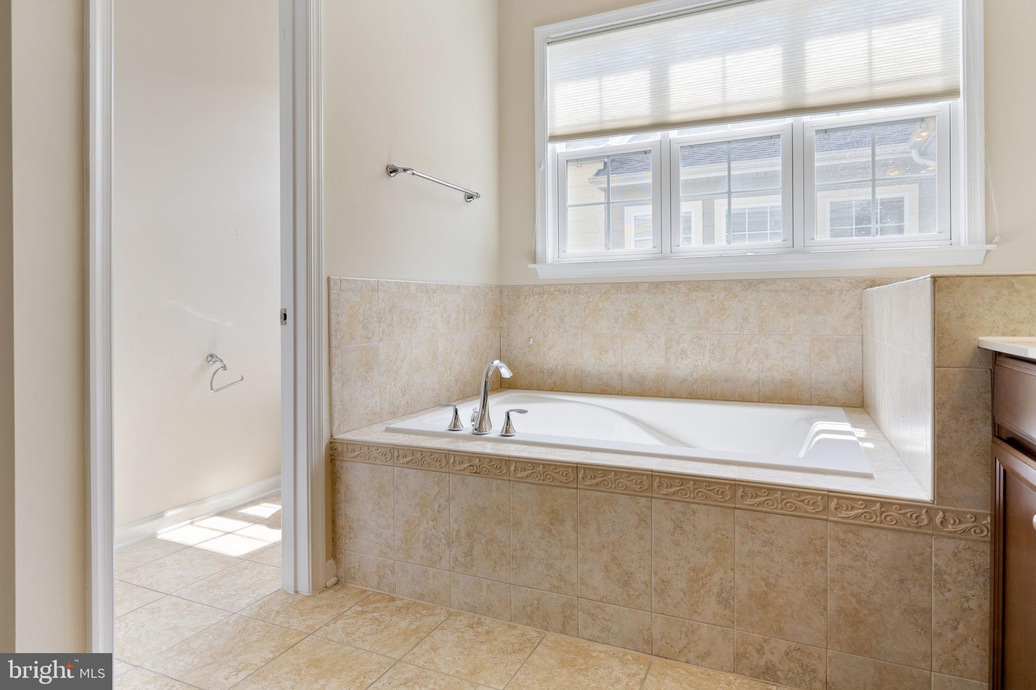 LANSDOWNE TOWN CENTER - Residential